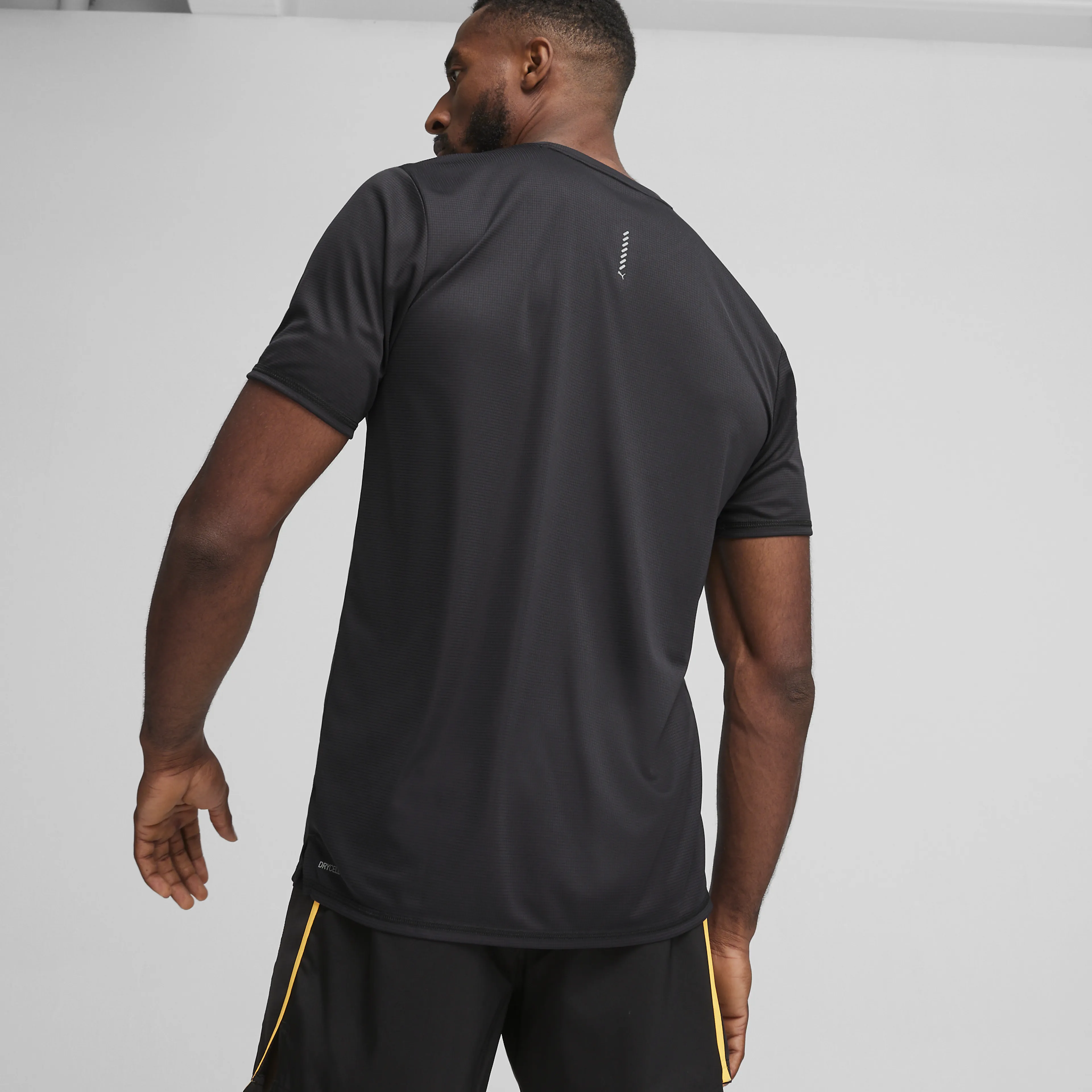 RUN FAVORITE SS GRAPHIC TEE