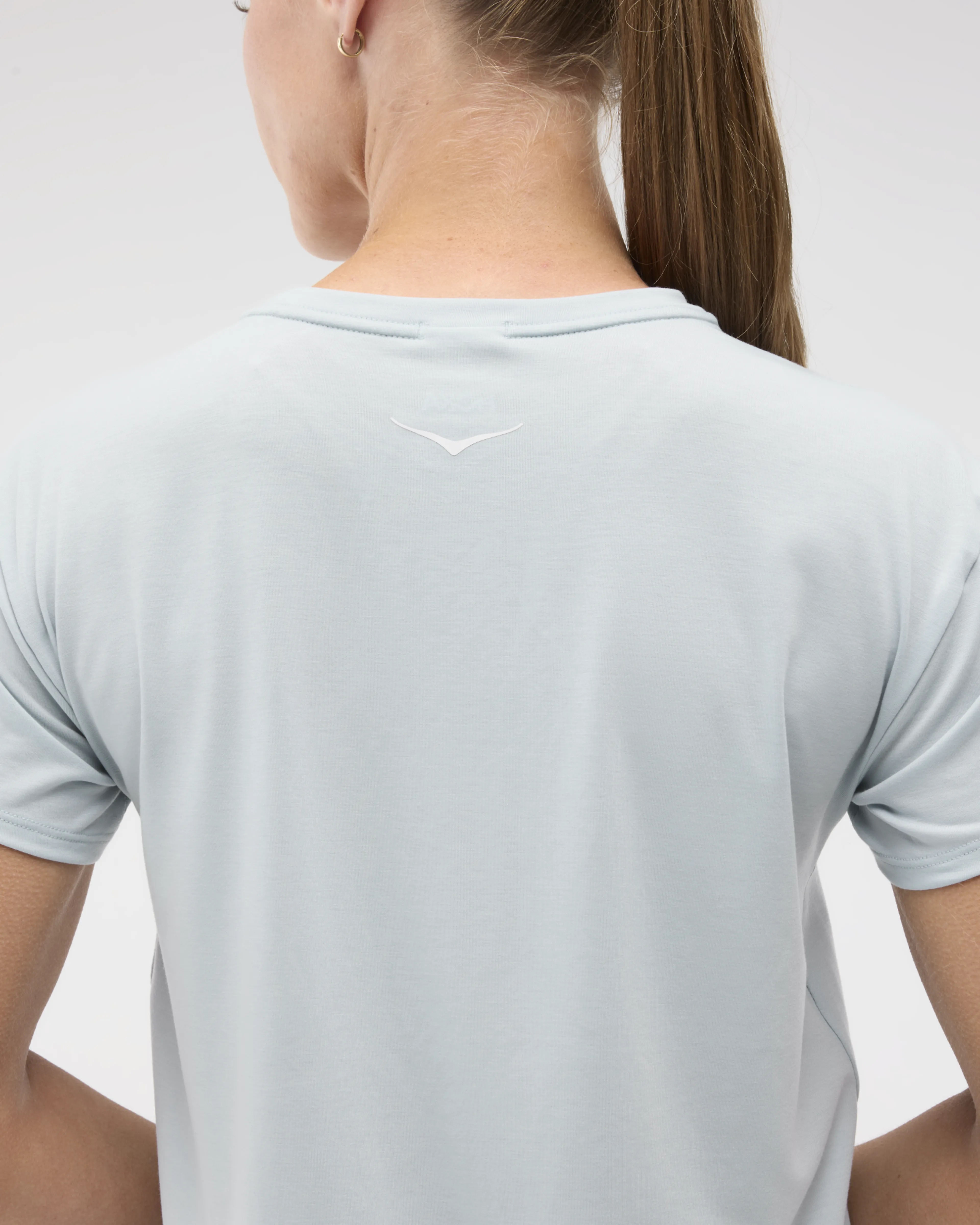 W HOKA ESSENTIAL TEE