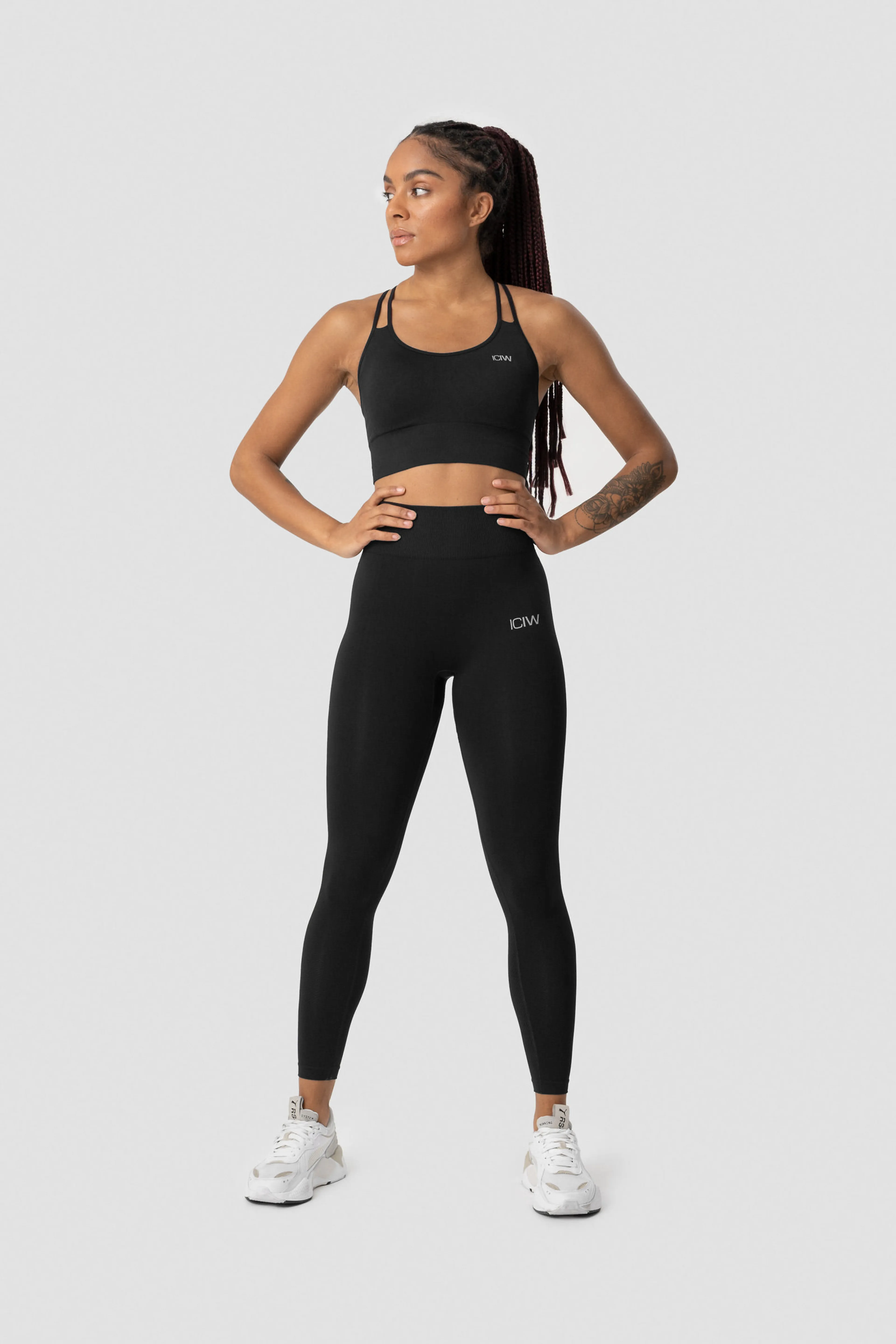 Define Seamless Tights