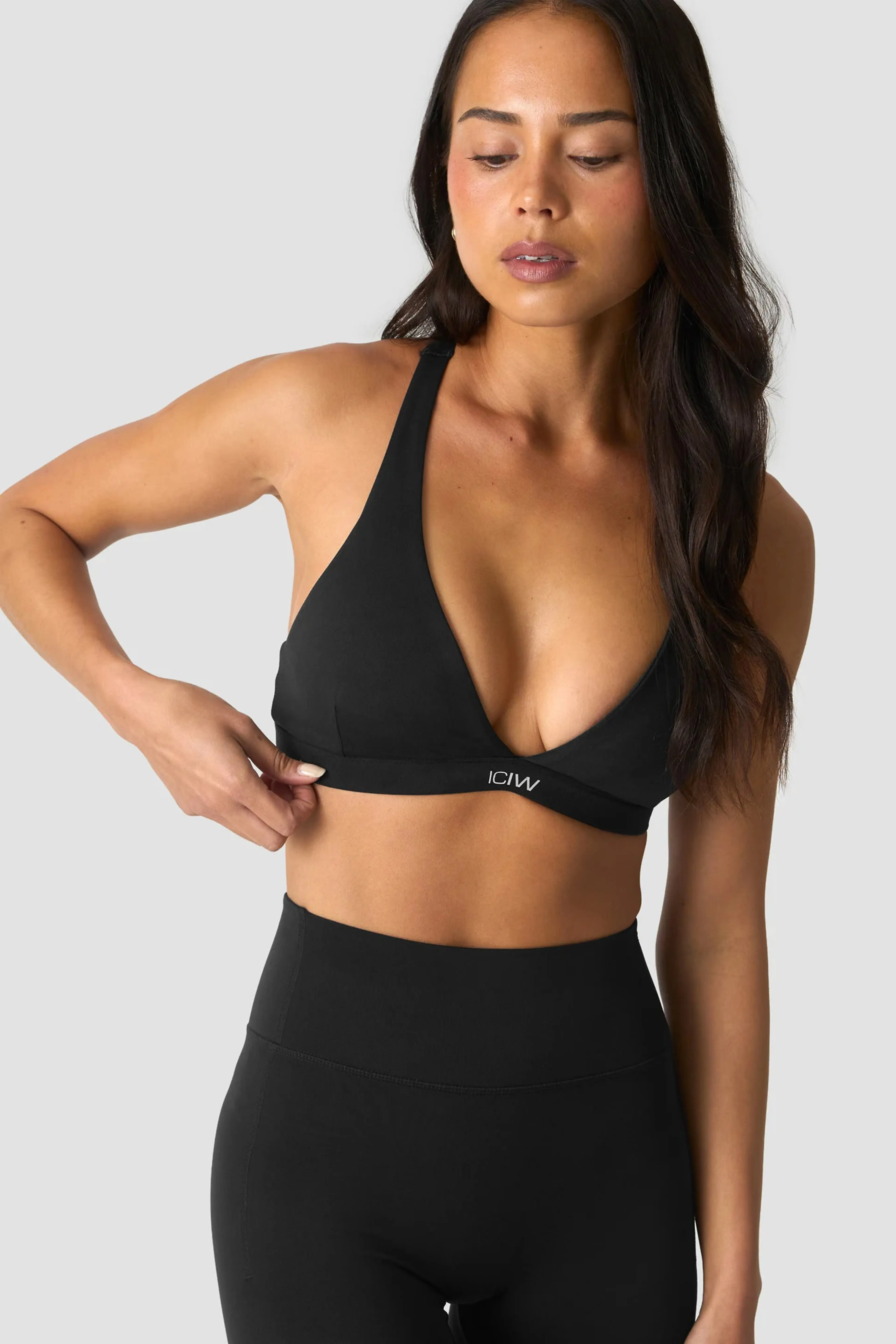Luxe V-neck Sports Bra W
