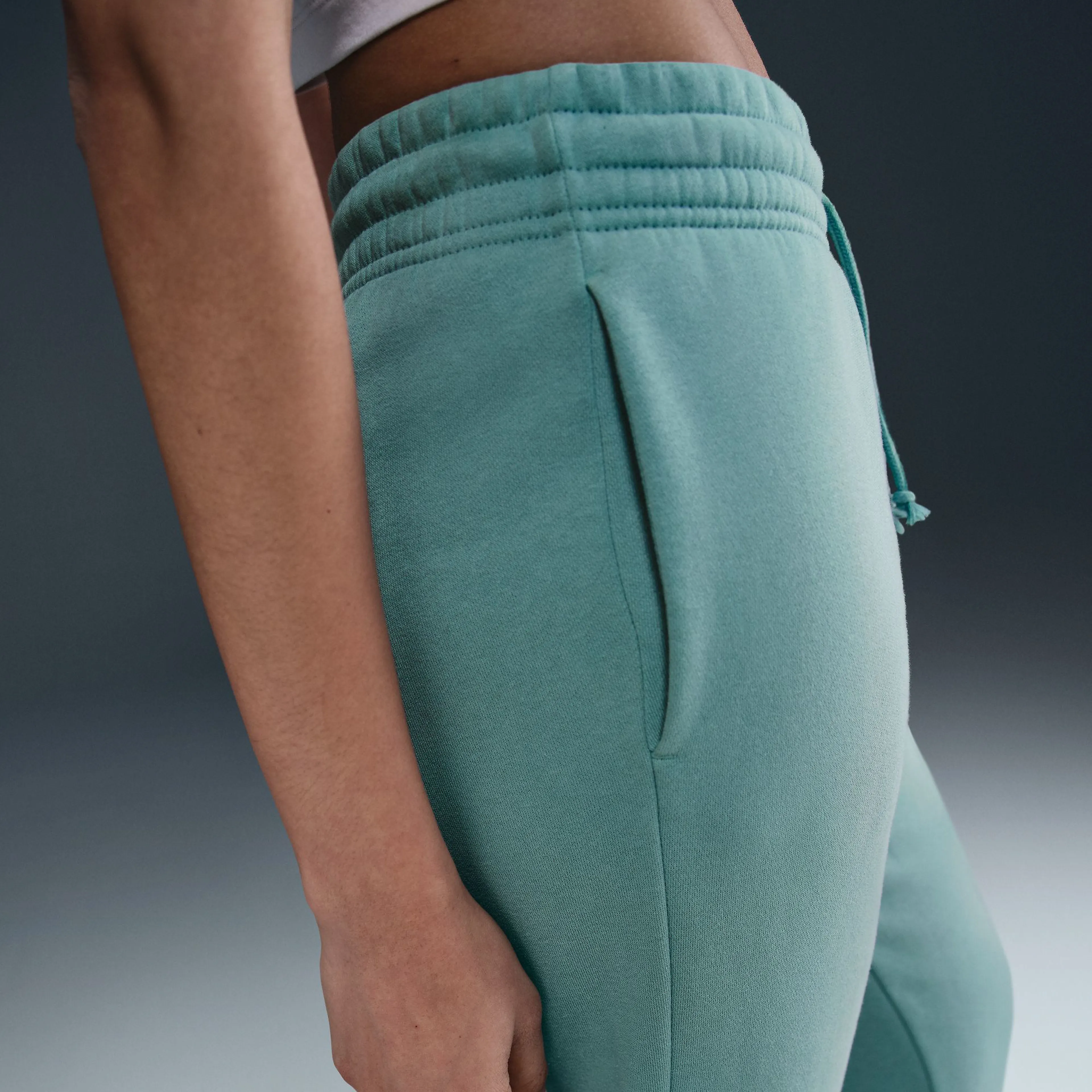 Sportswear Phoenix Fleece Women's Mid-Rise Sweatpants