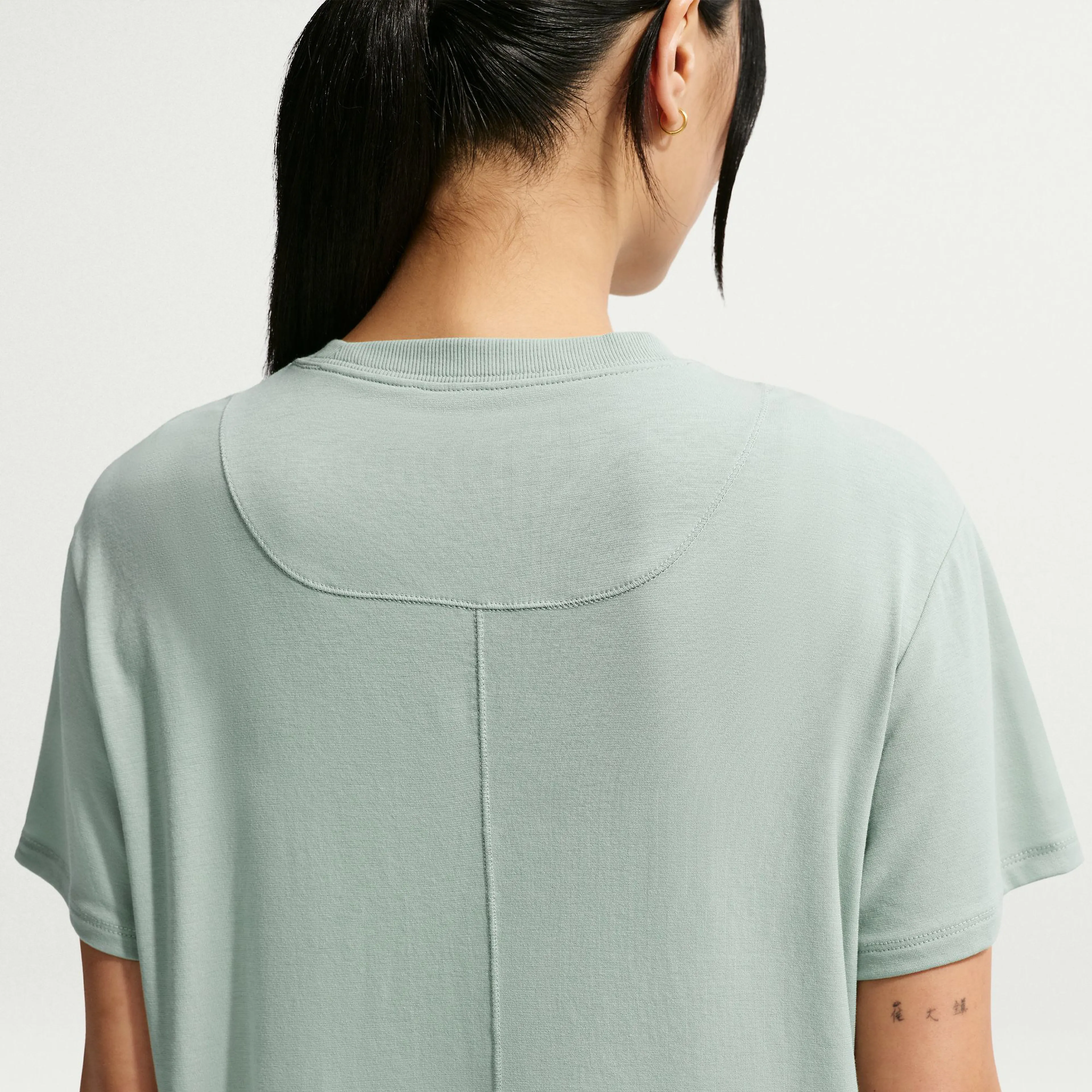 One Relaxed Women's Short-Sleeve Top