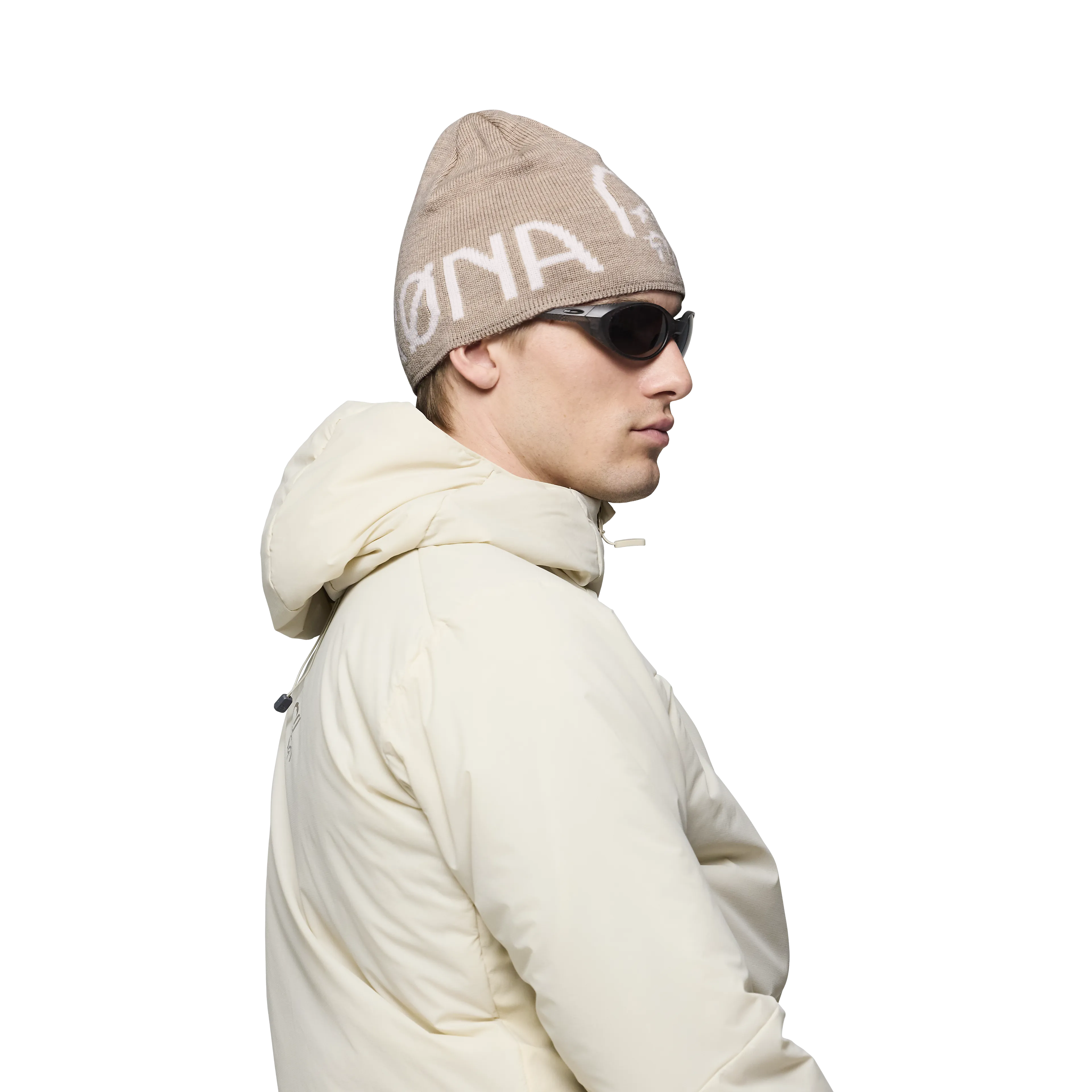 /29 mid merinoUll logo Beanie