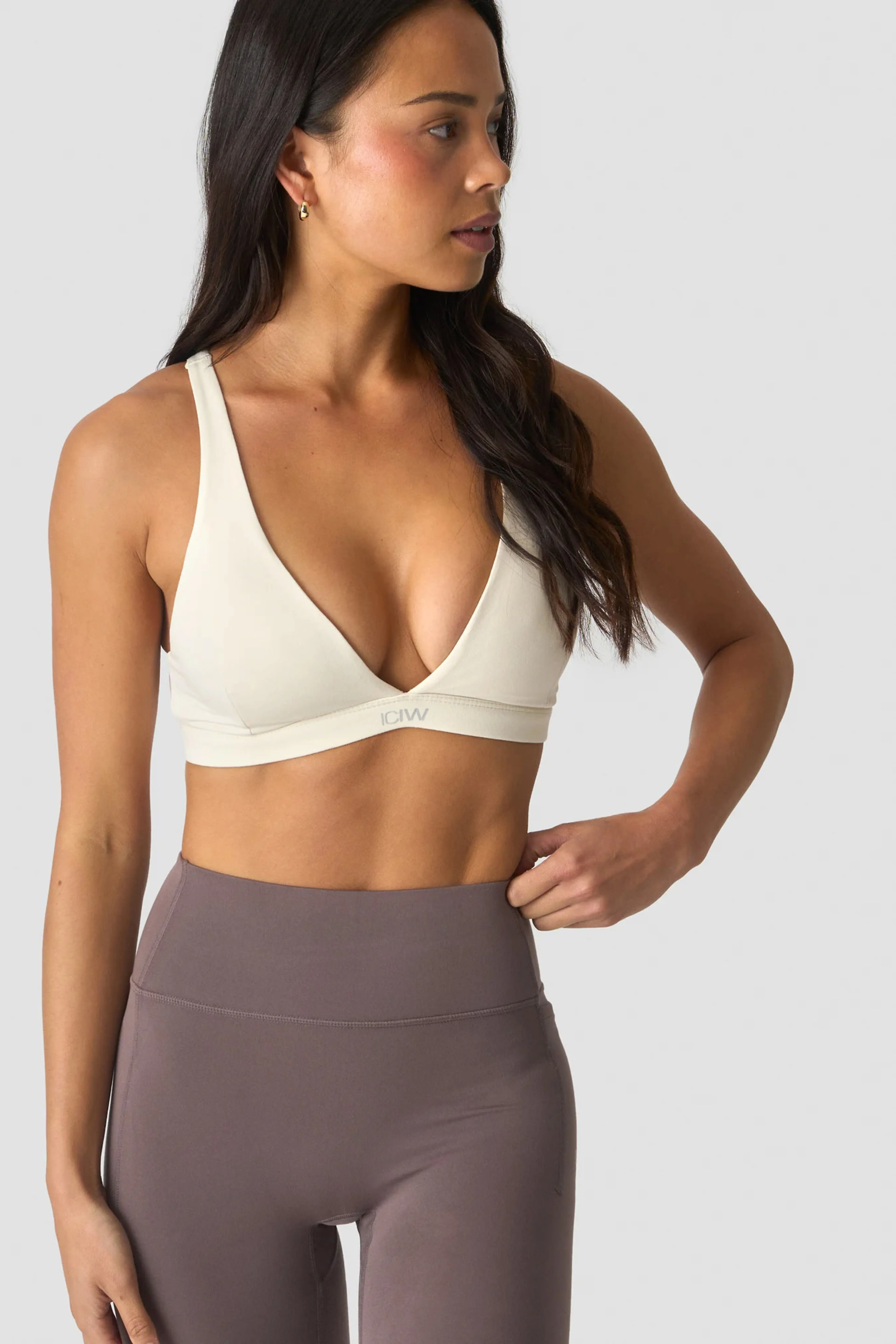 Luxe V-neck Sports Bra W