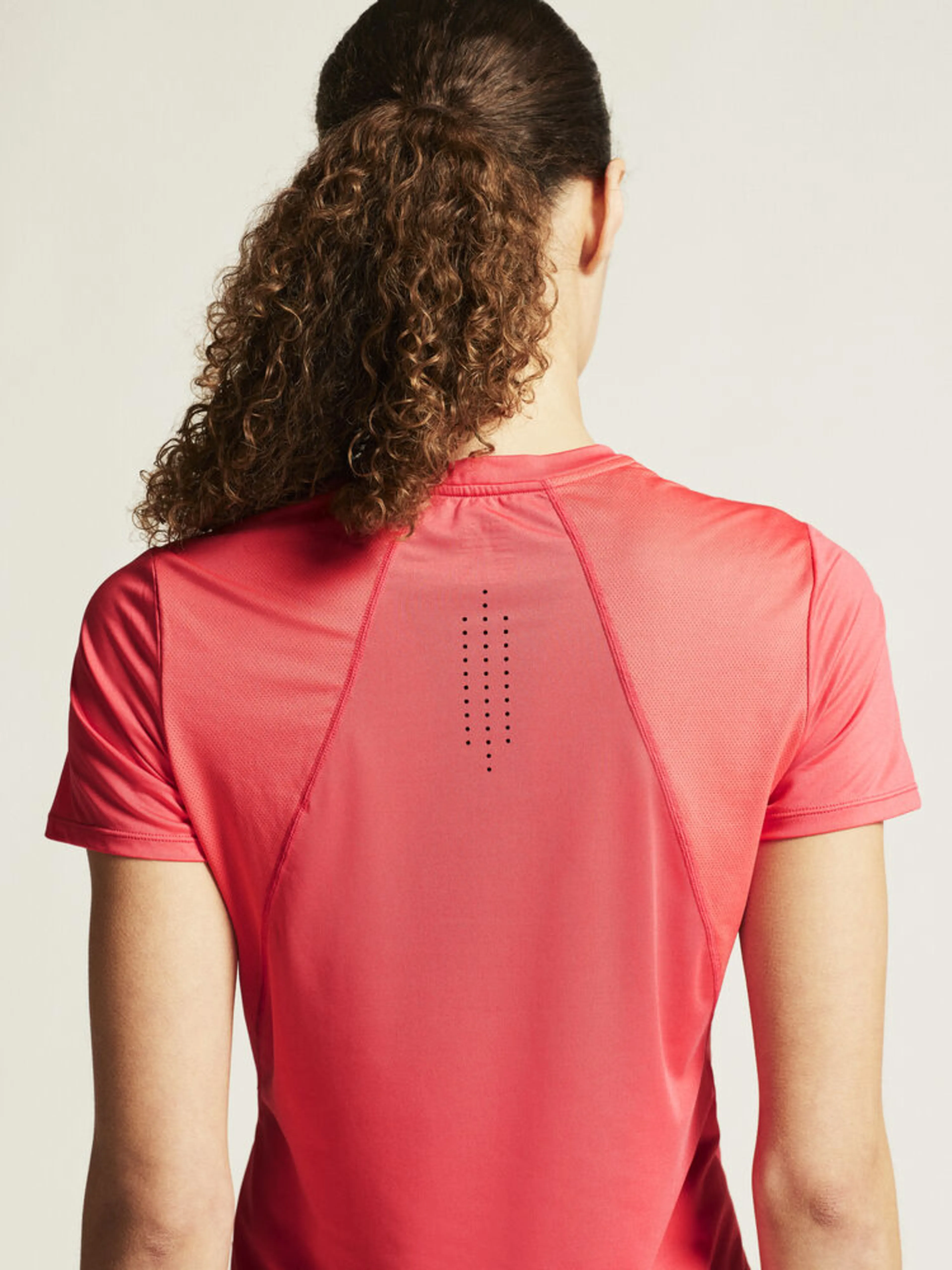 Adv Essence Ss Tee 2 W