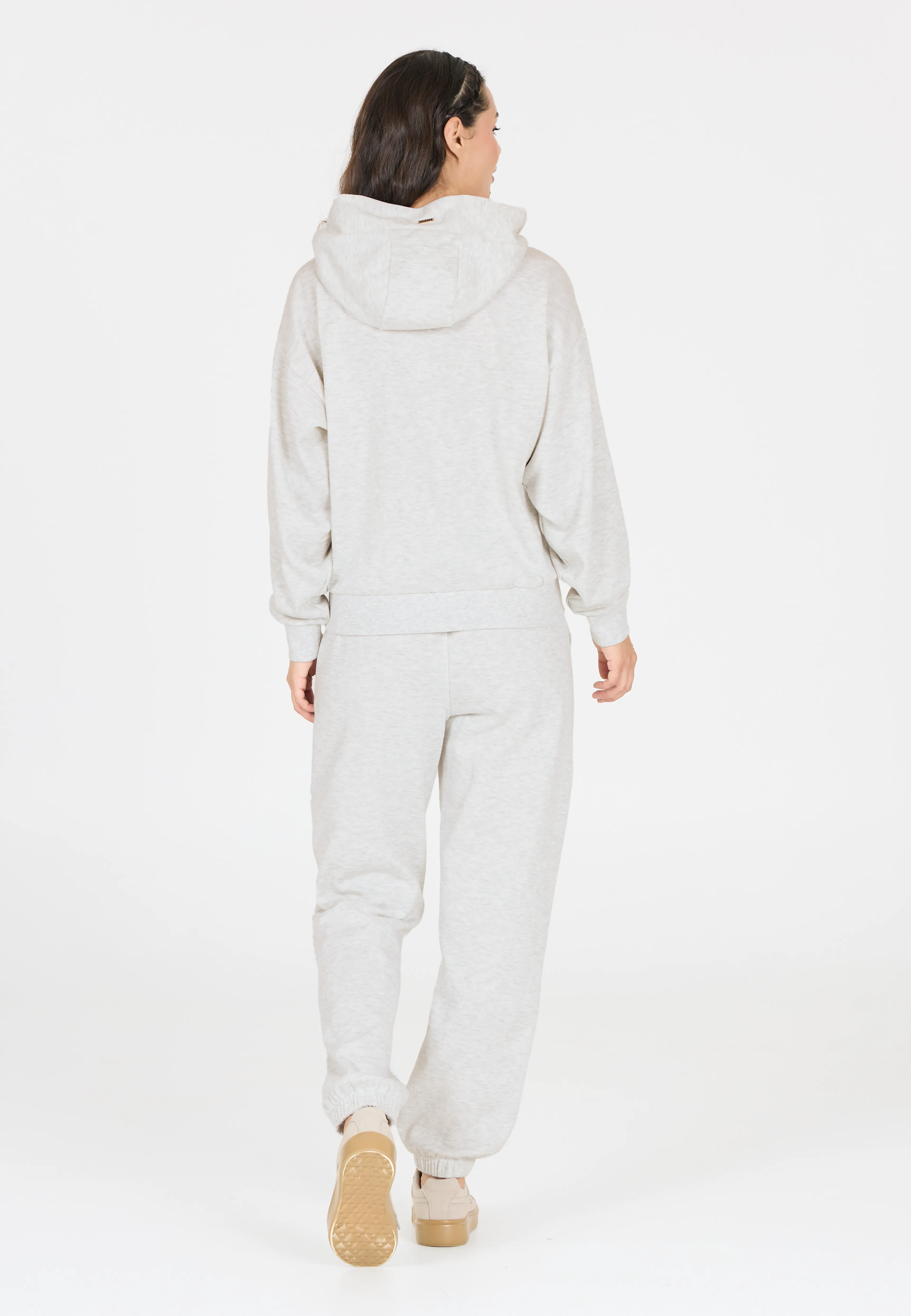Carmen W Hoody