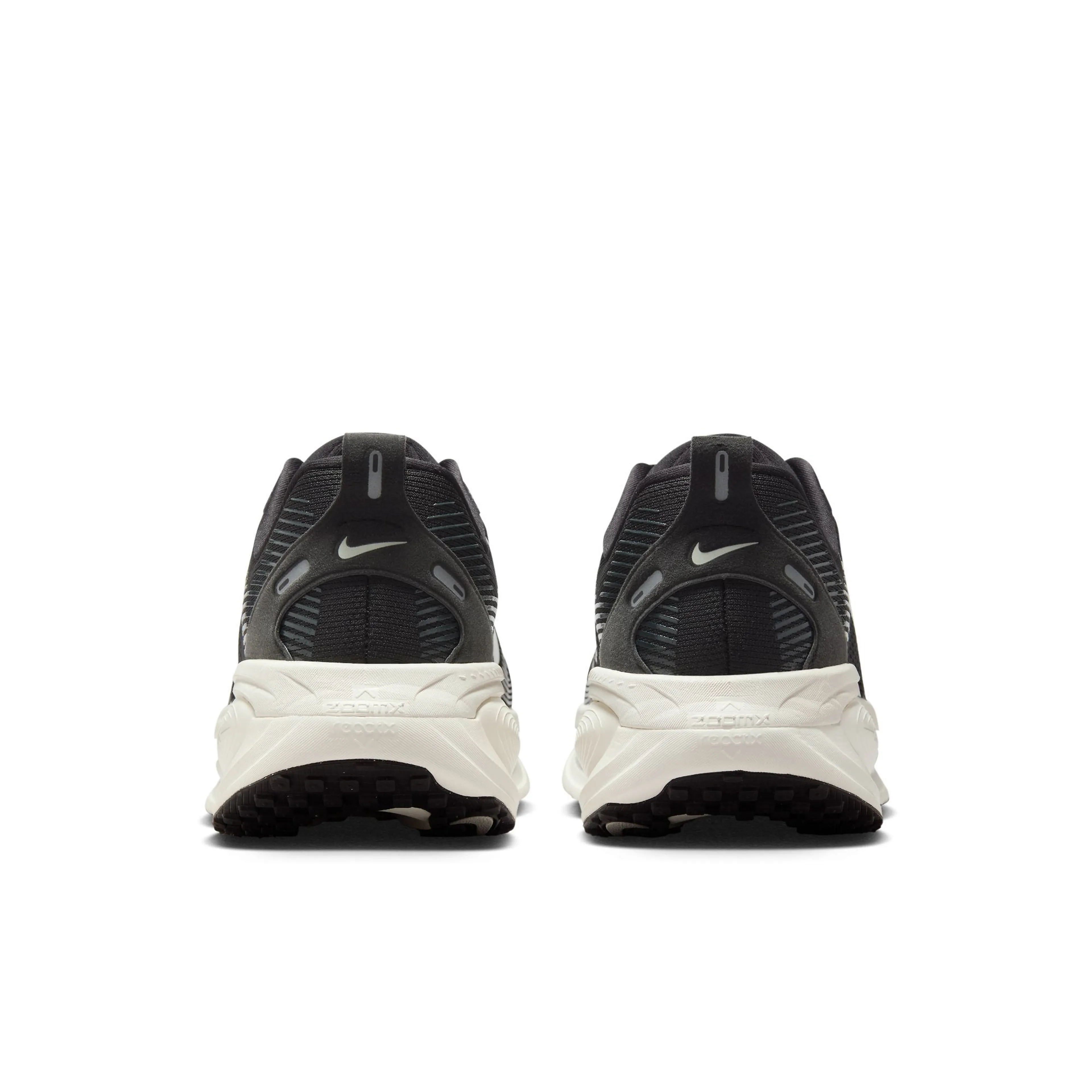 Vomero 18 Men's Road Running Shoes (Wide)