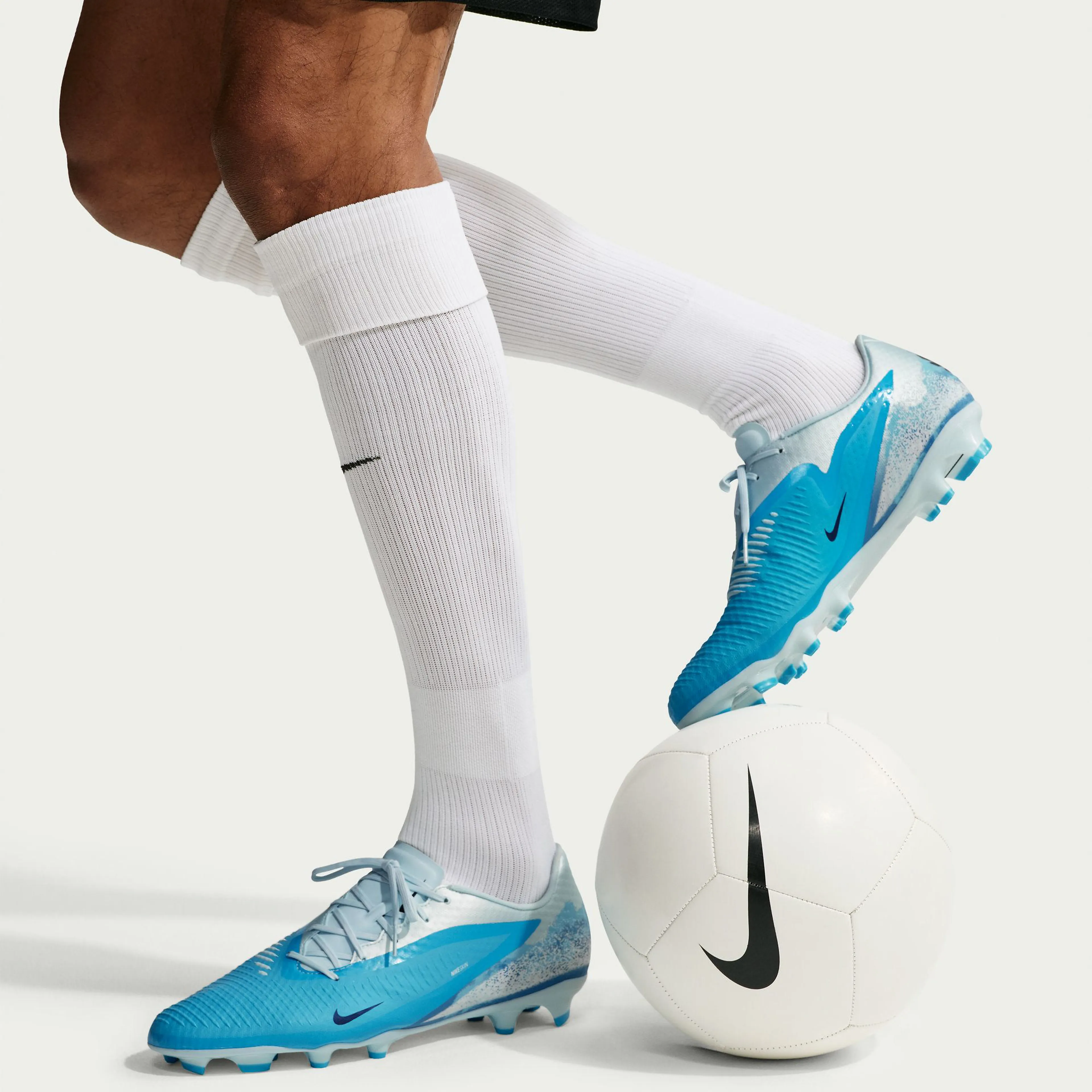 Phantom 6 Academy Low "Erling Haaland" Multi-Ground Fotballsko