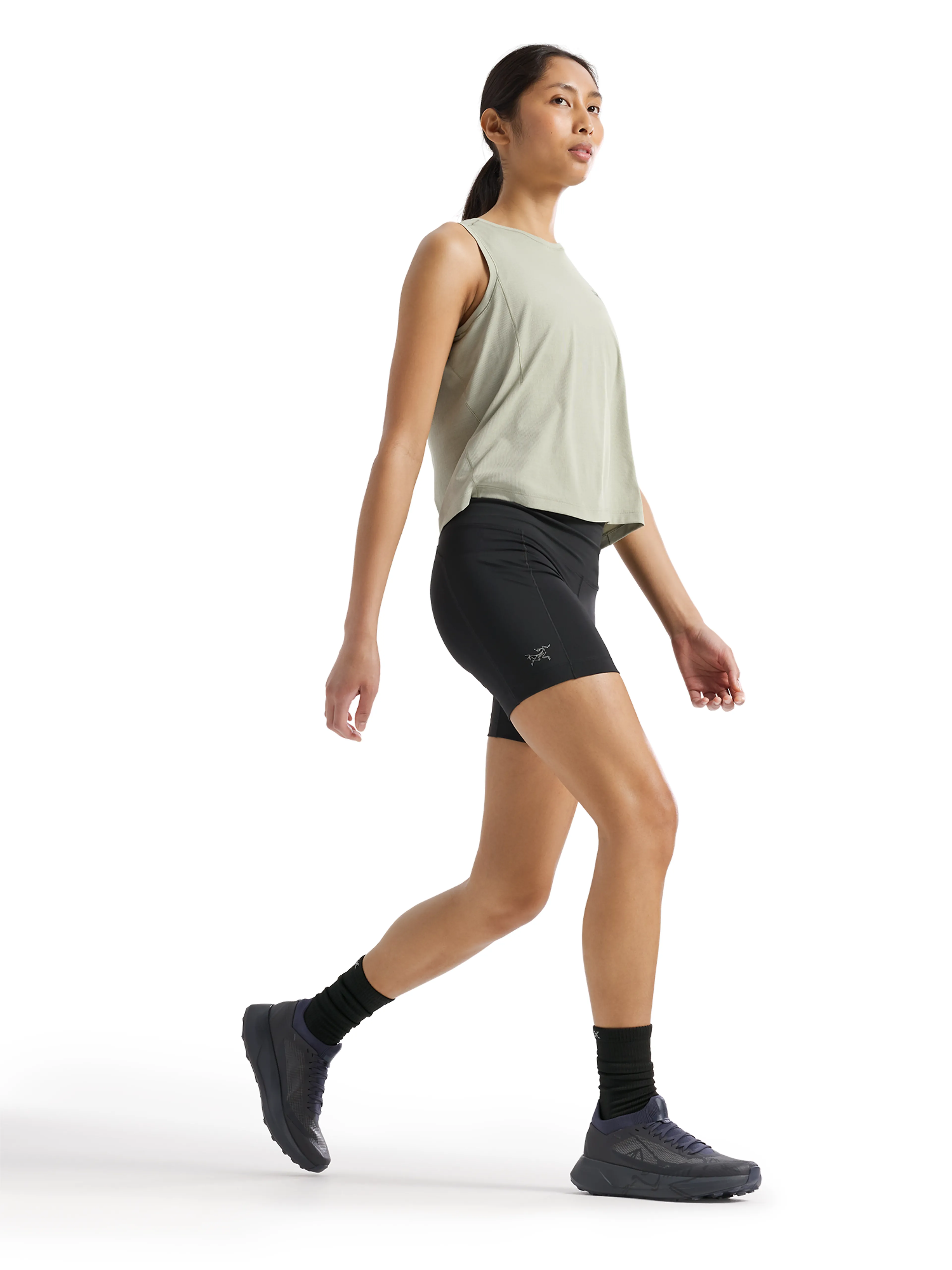 Essent High-Rise Utility Short 6 W