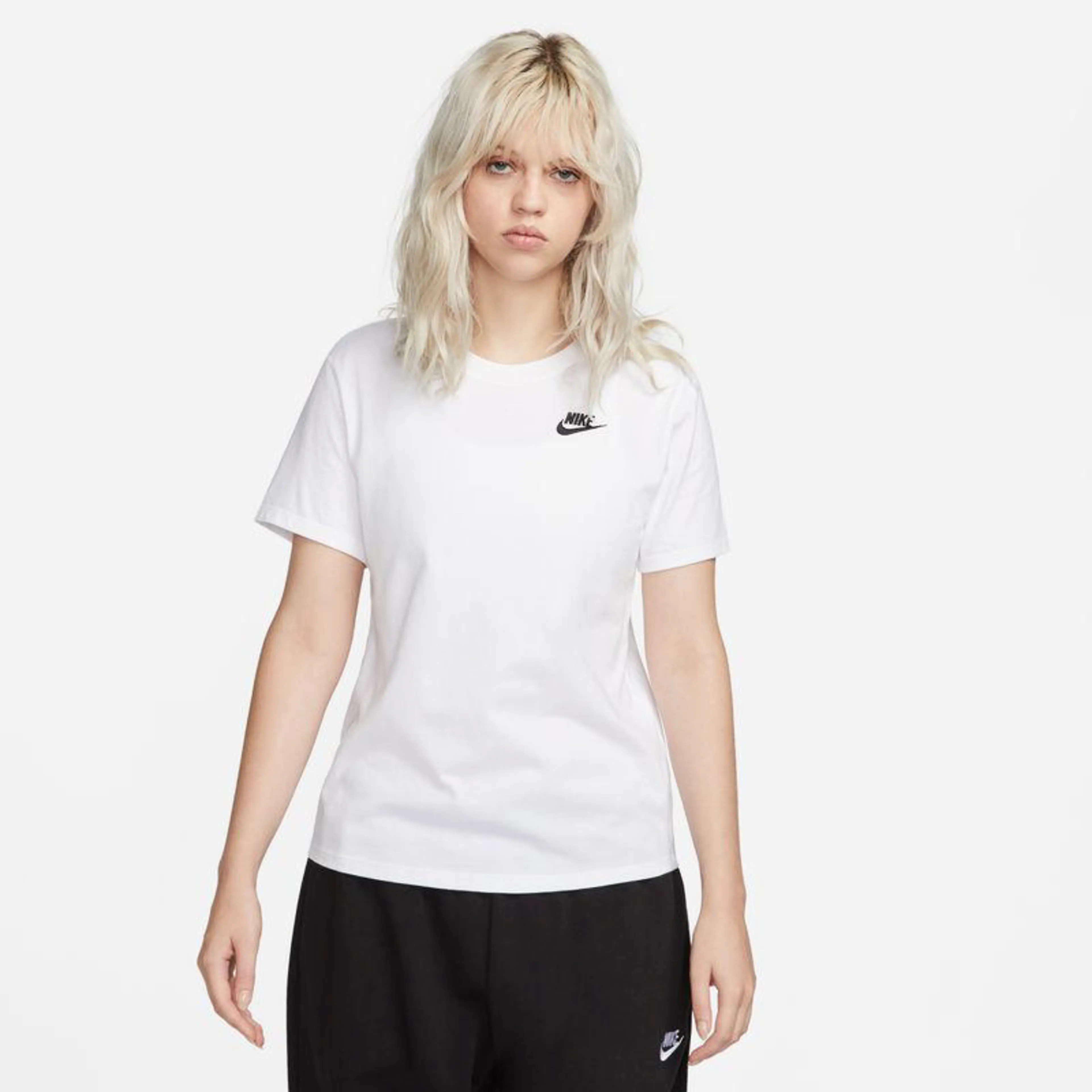 Sportswear Club Essentials Women's T-Shirt