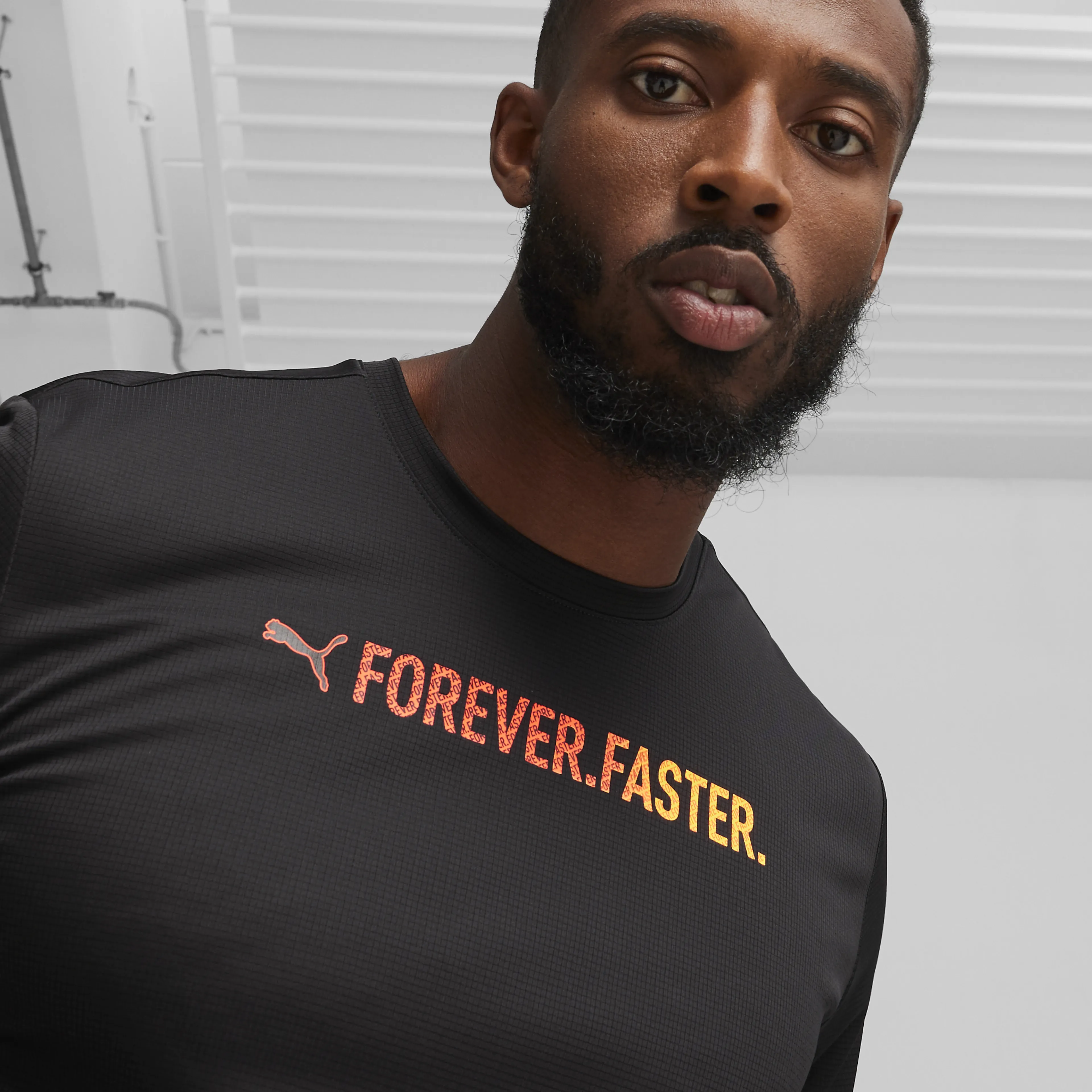 RUN FAVORITE SS GRAPHIC TEE