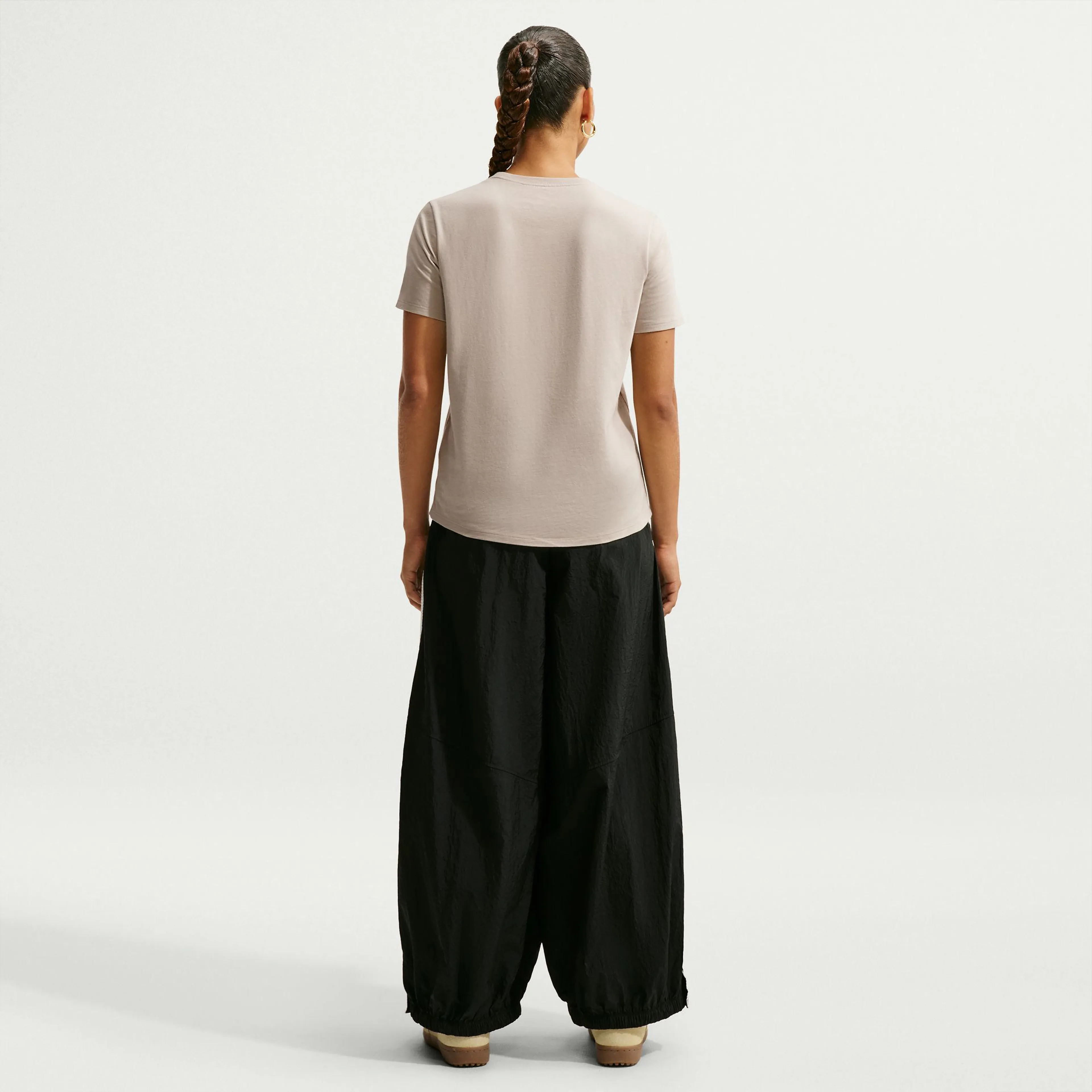 Sportswear Essentials t-skjorte dame