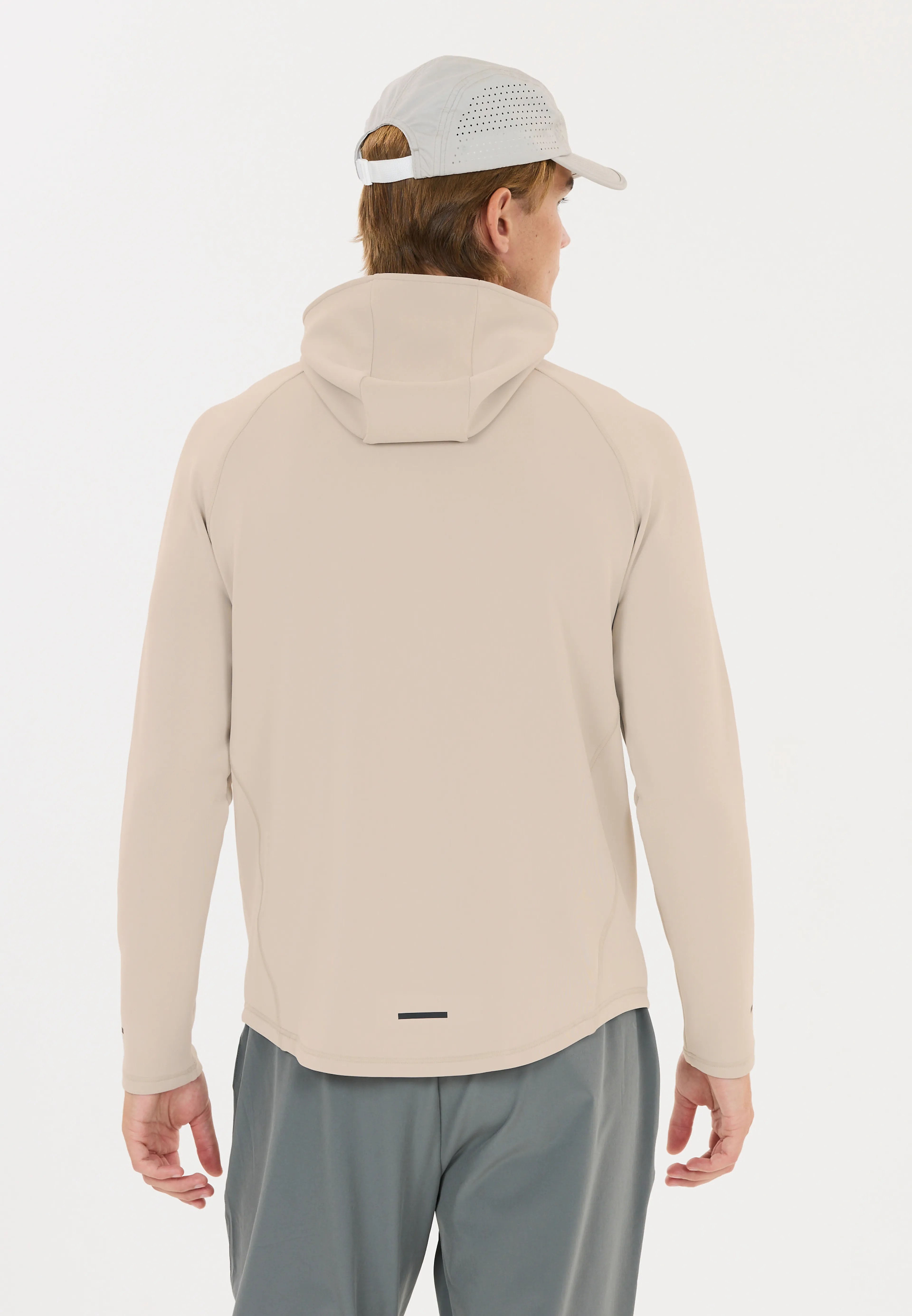 Allister M Midlayer