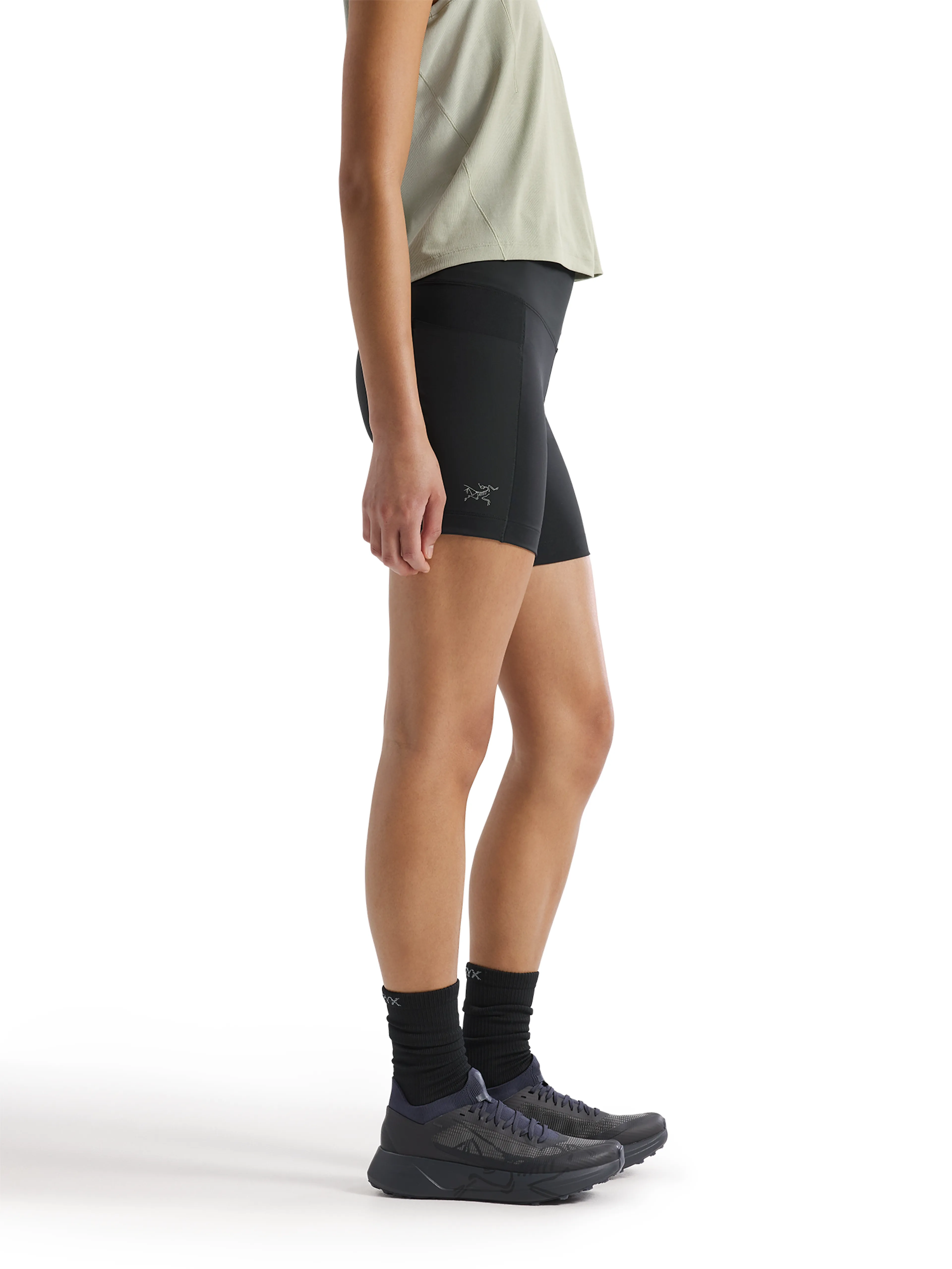 Essent High-Rise Utility Short 6 W