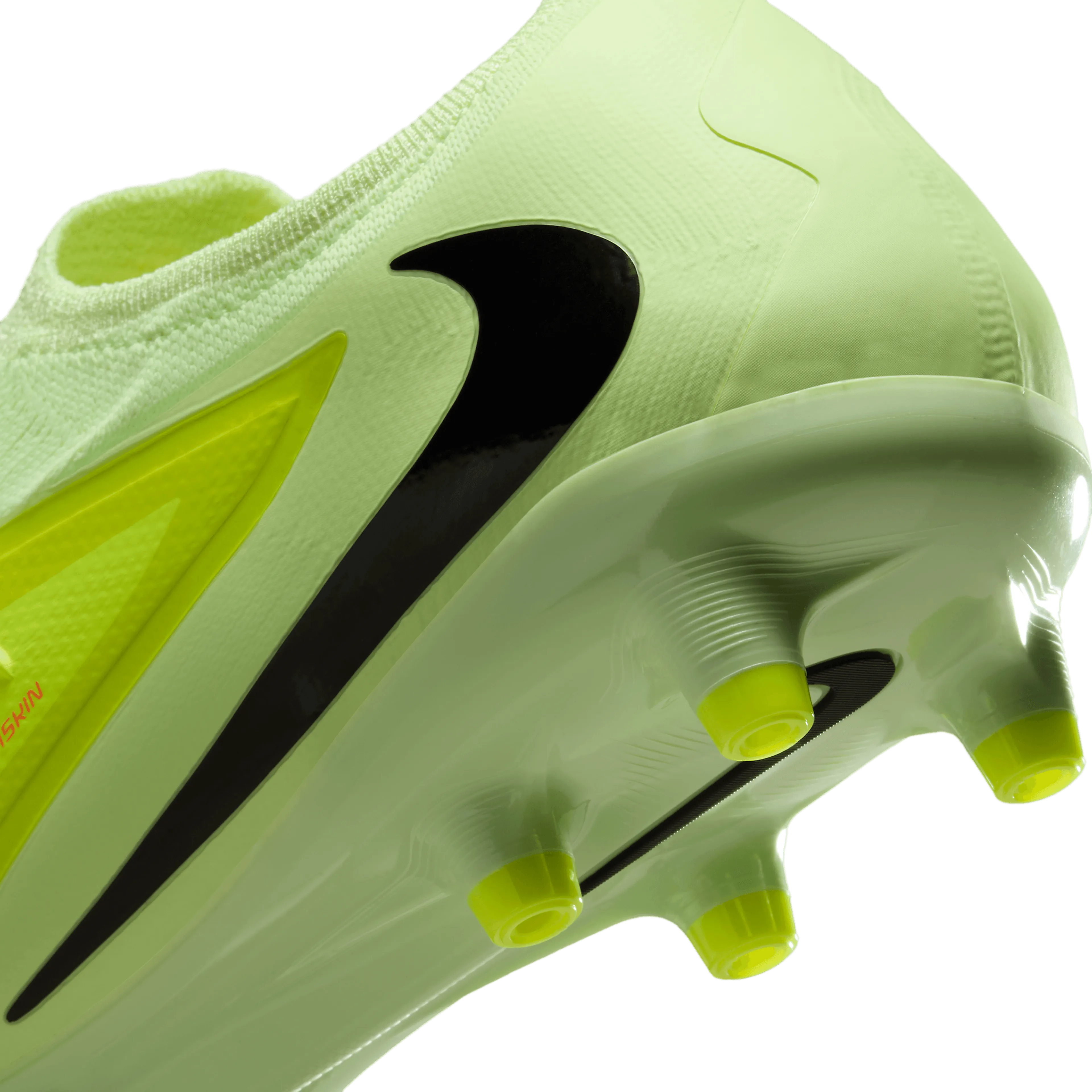 Phantom 6 Low Pro Artificial-Grass Fotballsko Kunstgress