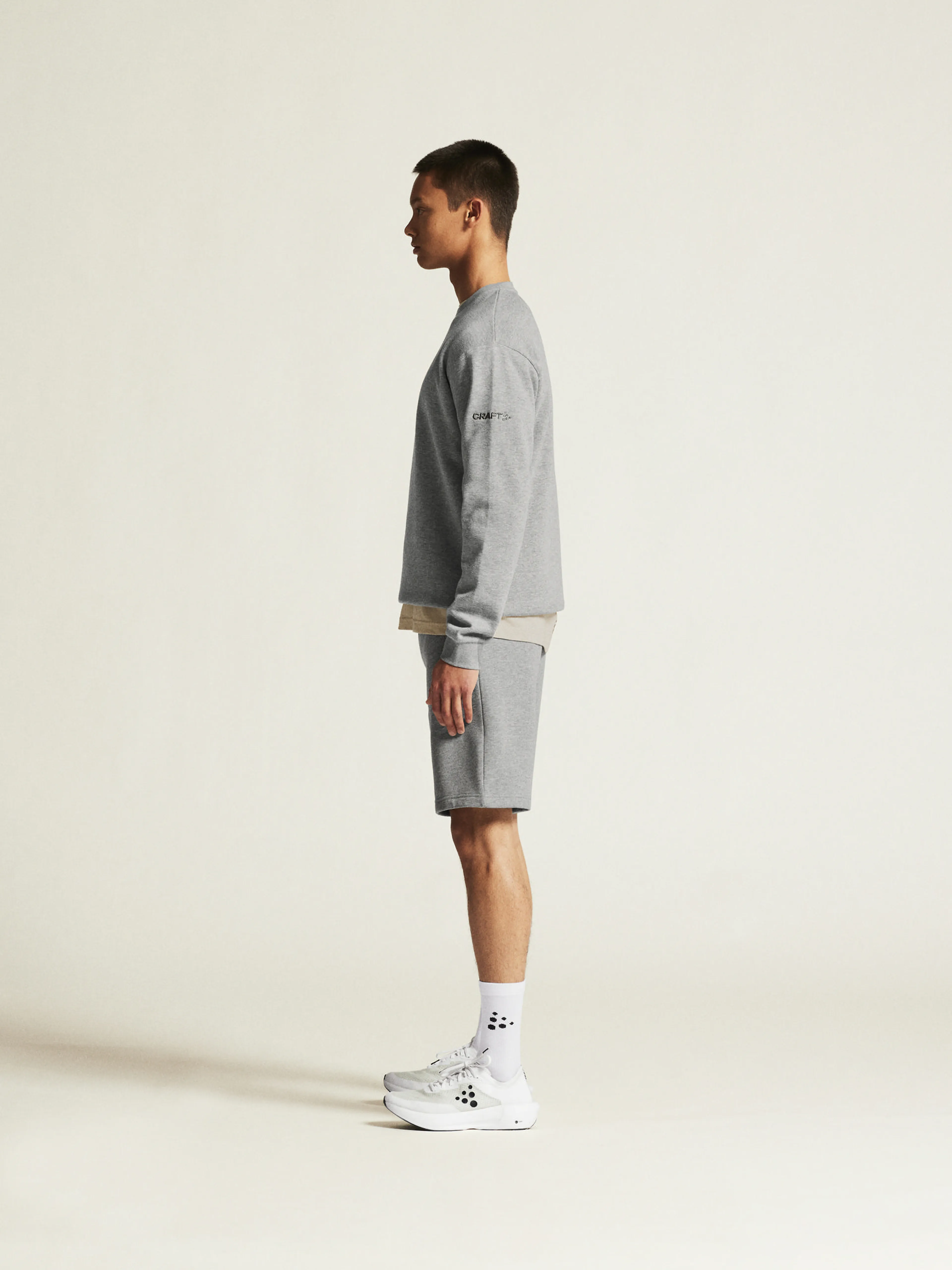 Community 2.0 R Neck M Community 2.0 R Neck M