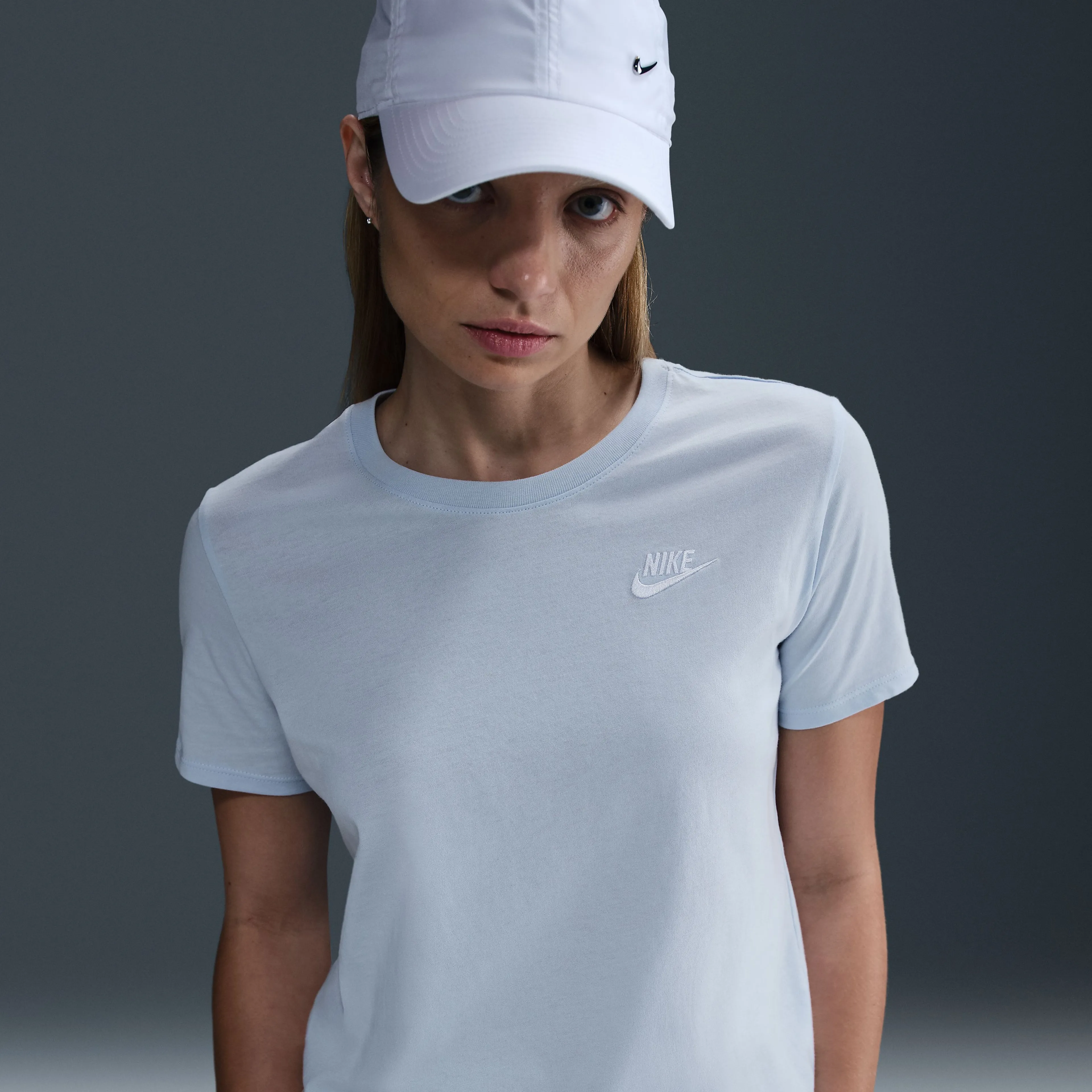 Sportswear Club Essentials Women's T-Shirt Sportswear Club Essentials Women's T-Shirt
