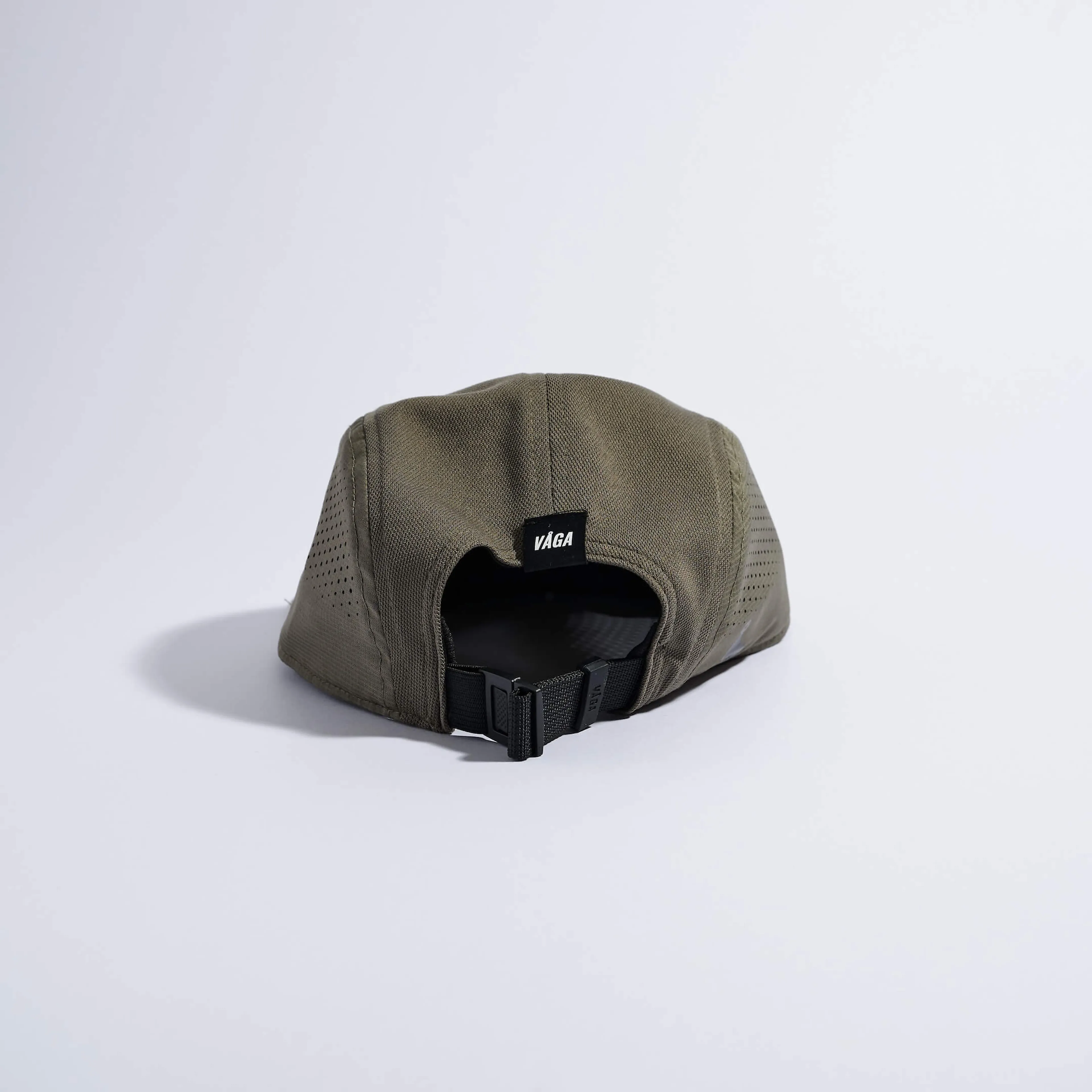 FEATHER RACING CAP