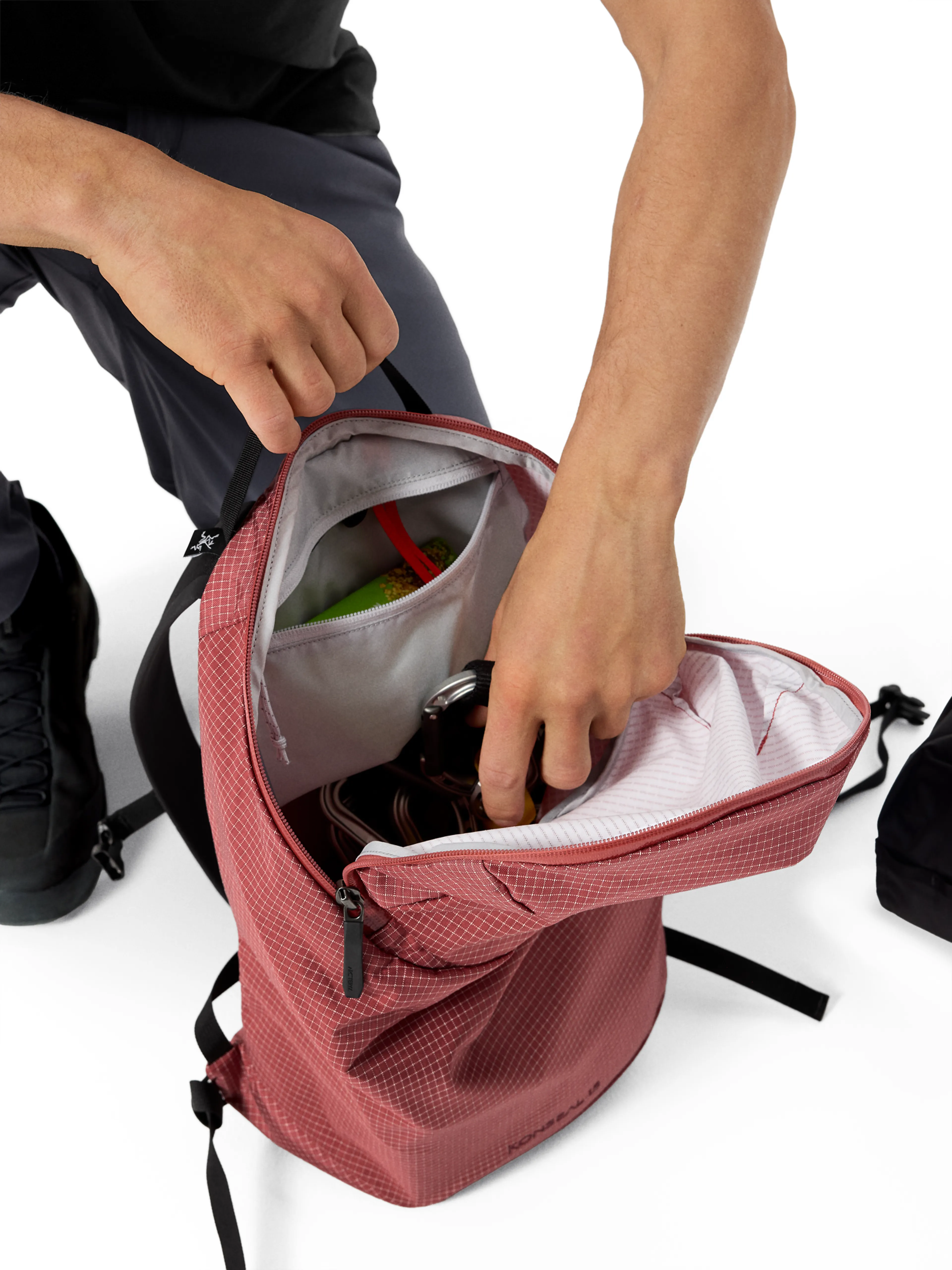 Konseal 15 Backpack