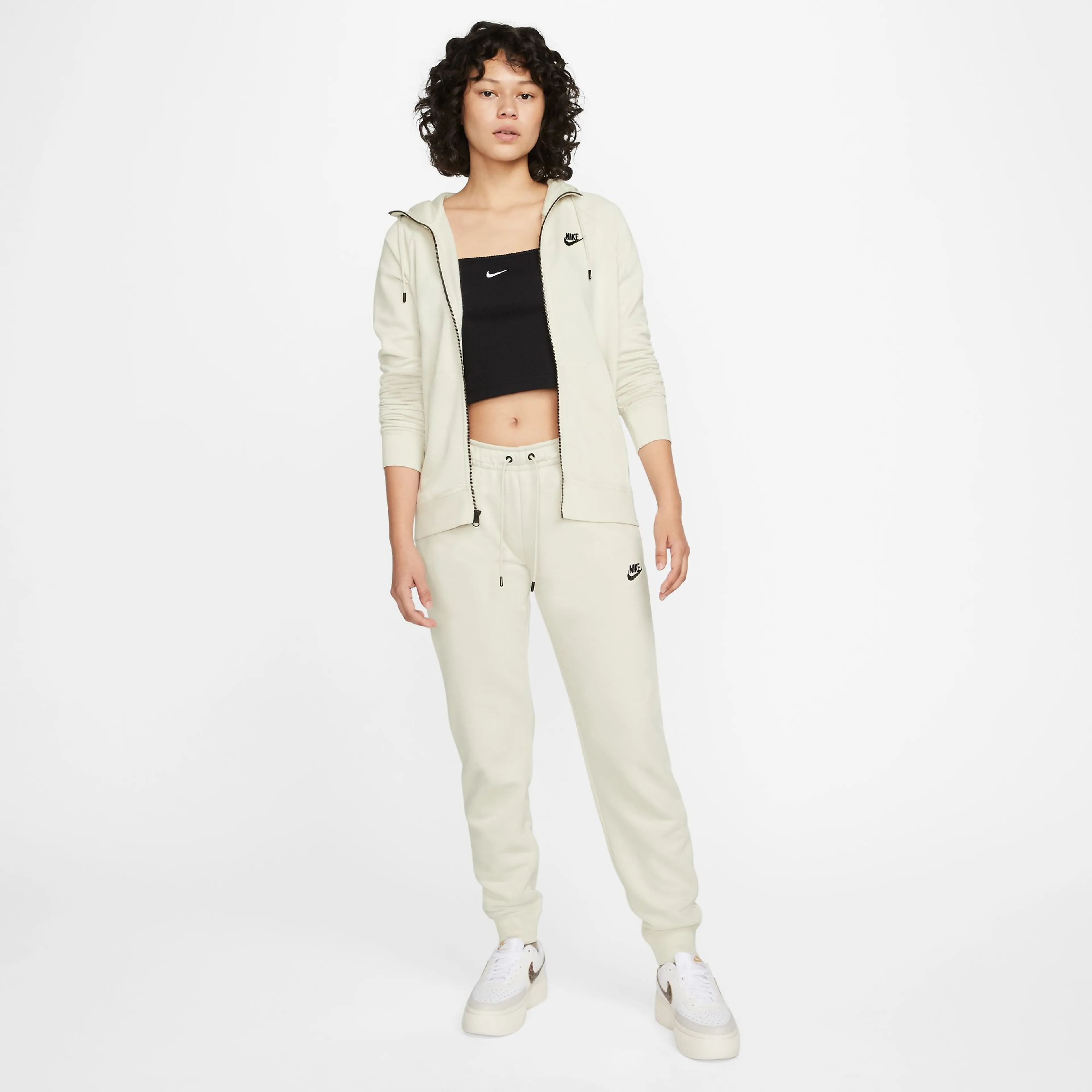 Sportswear Essential joggebukse dame