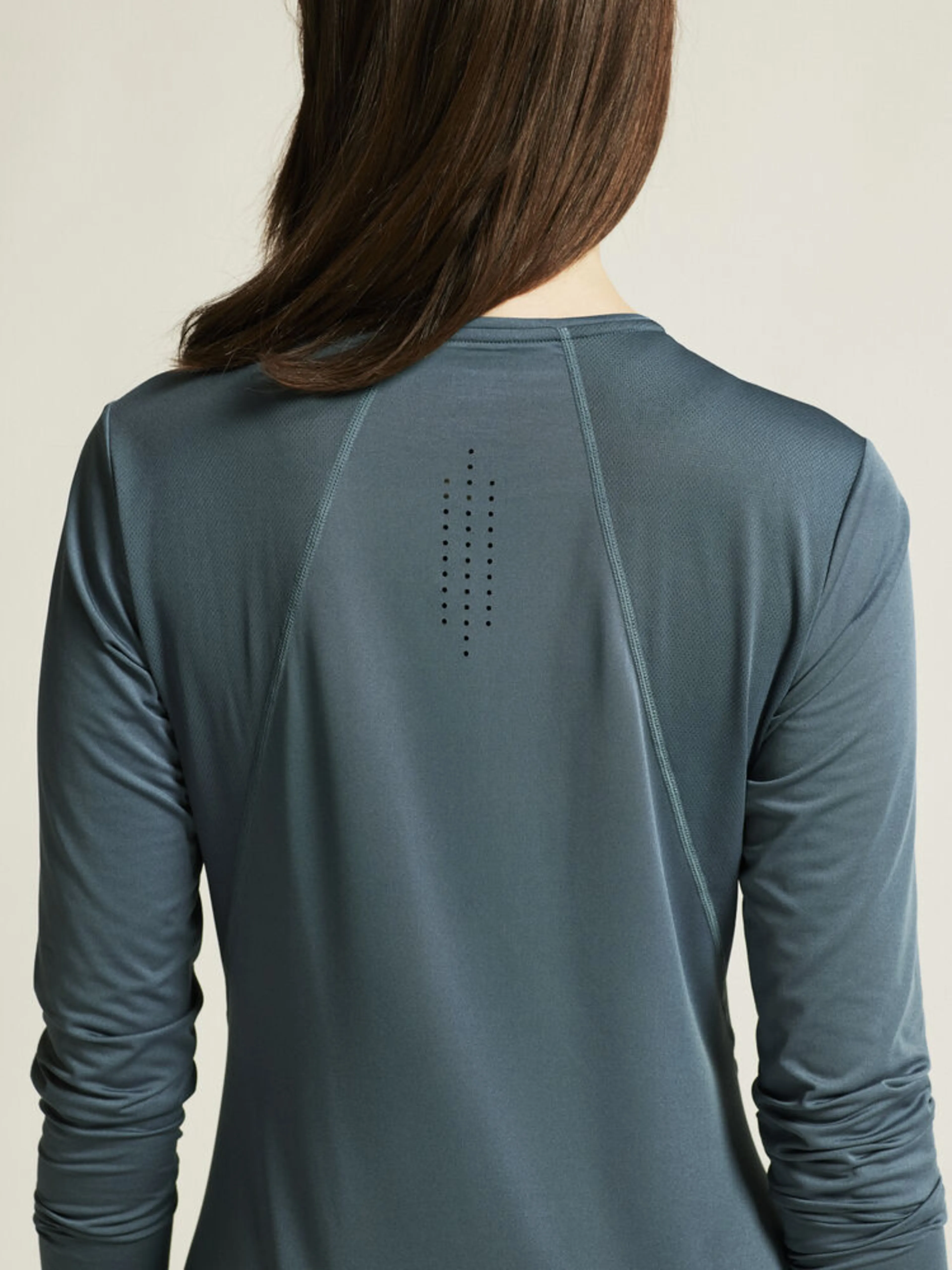 Adv Essence Ls Tee 2 W