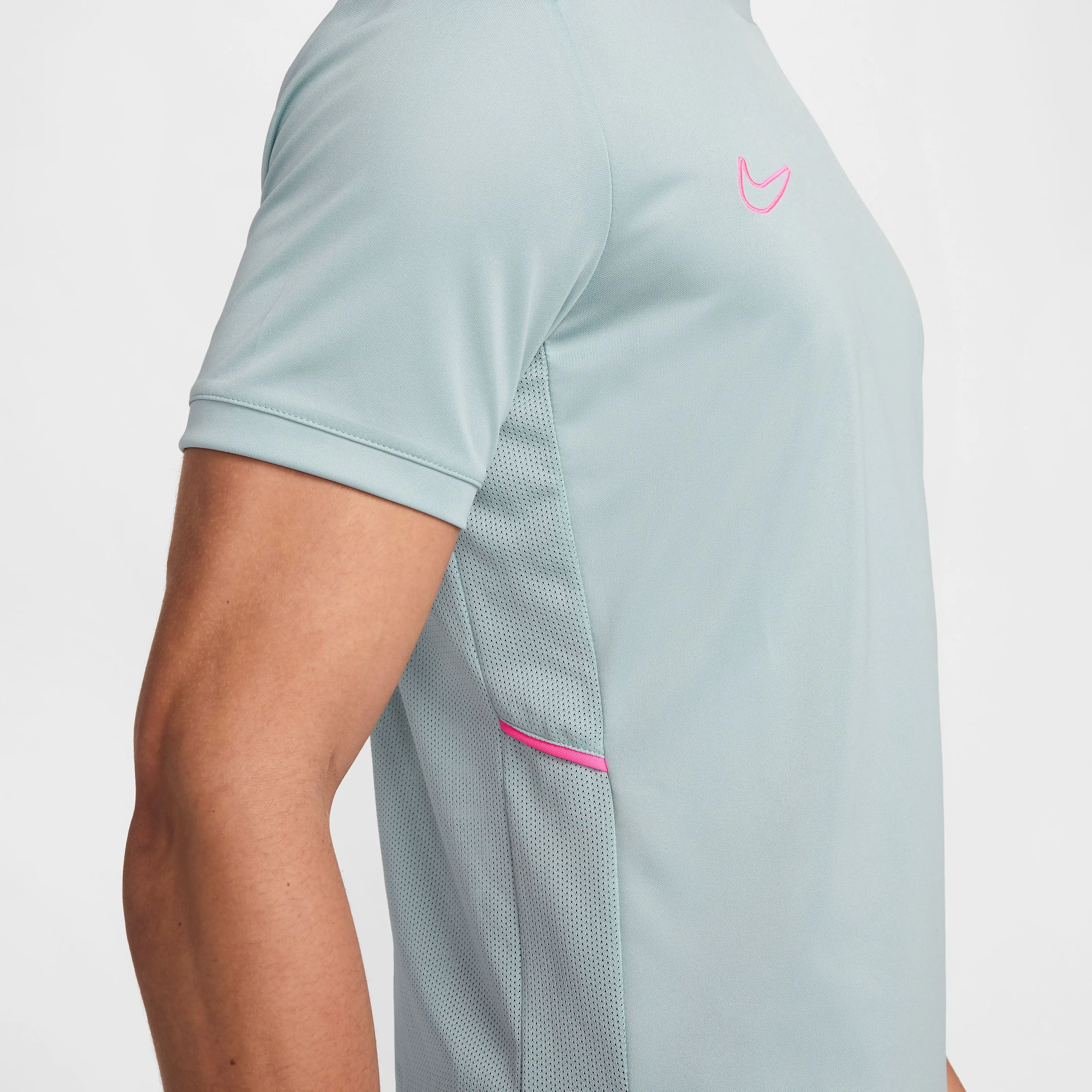  Academy Dri-FIT Short-Sleeve Soccer Top