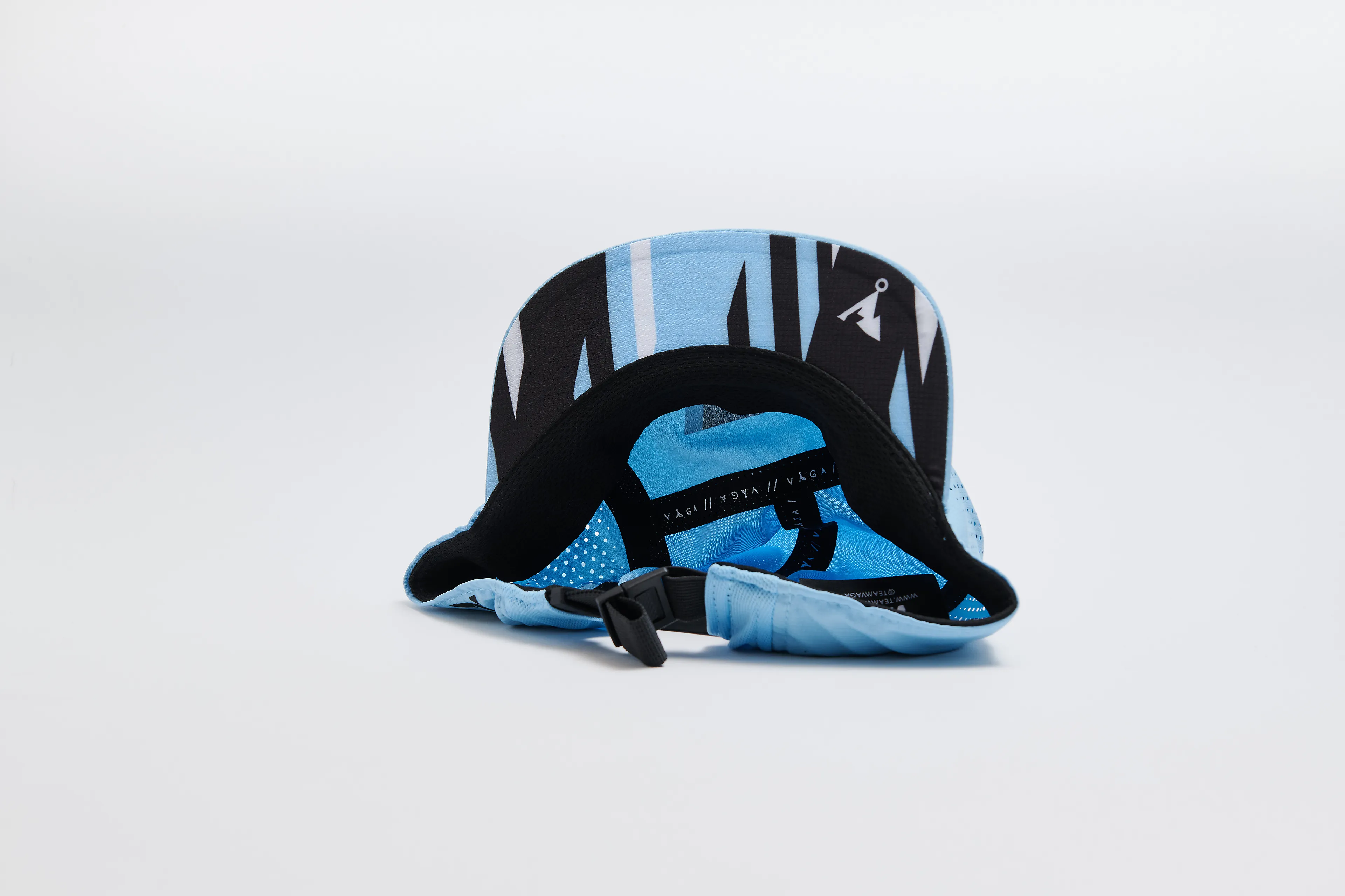 FEATHER RACING CAP