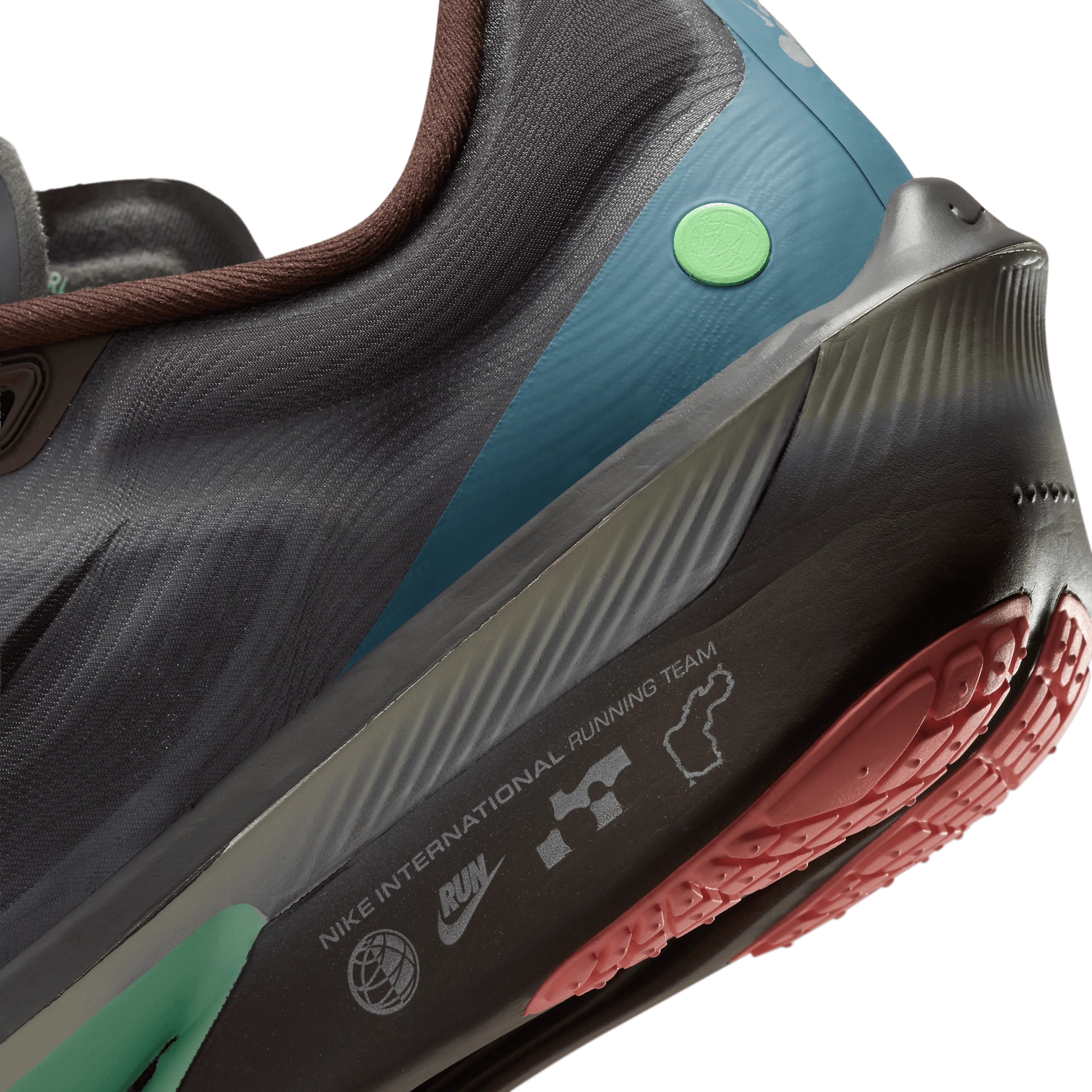 ZOOM FLY 6