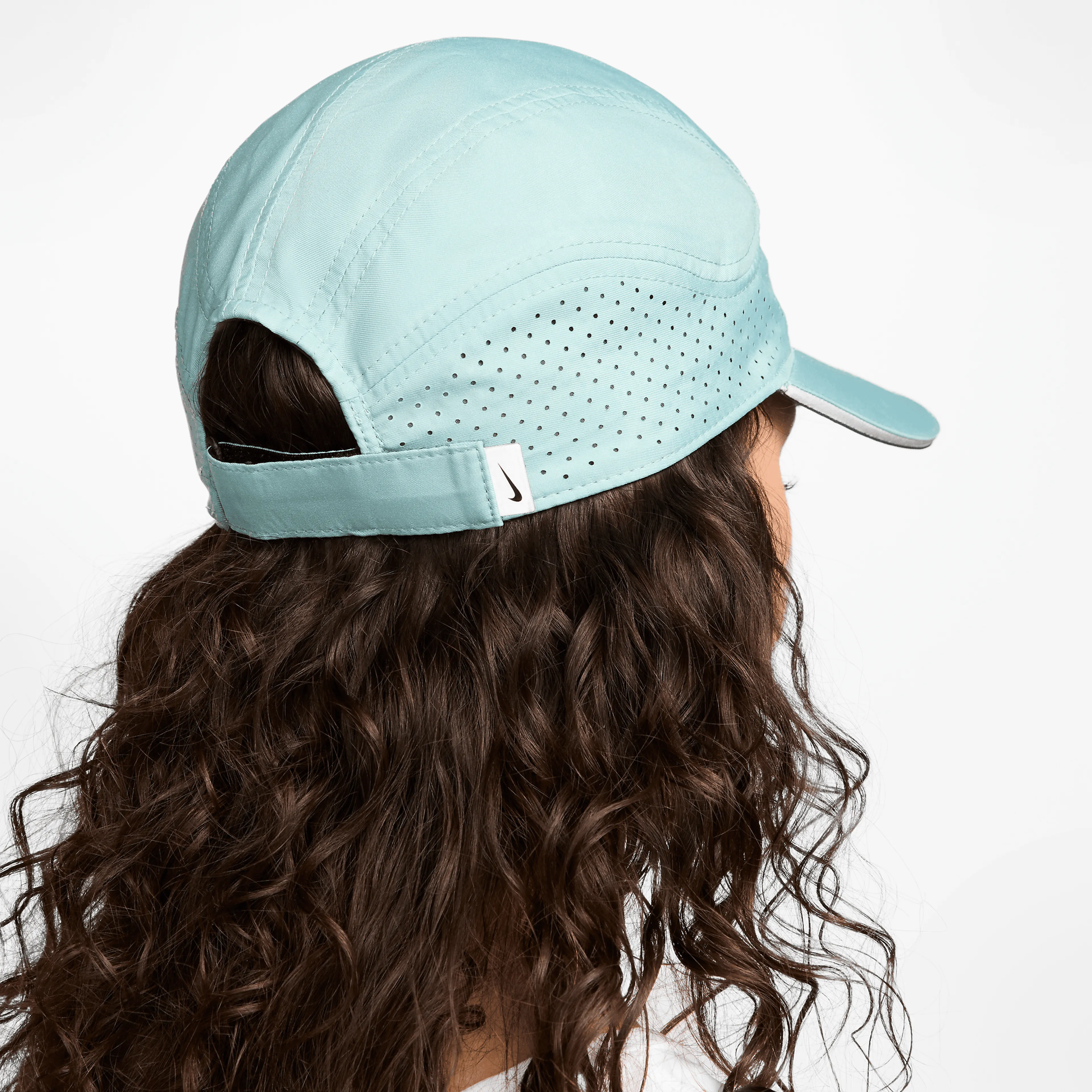 U NK DFADV FLY CAP U AB RFLTV