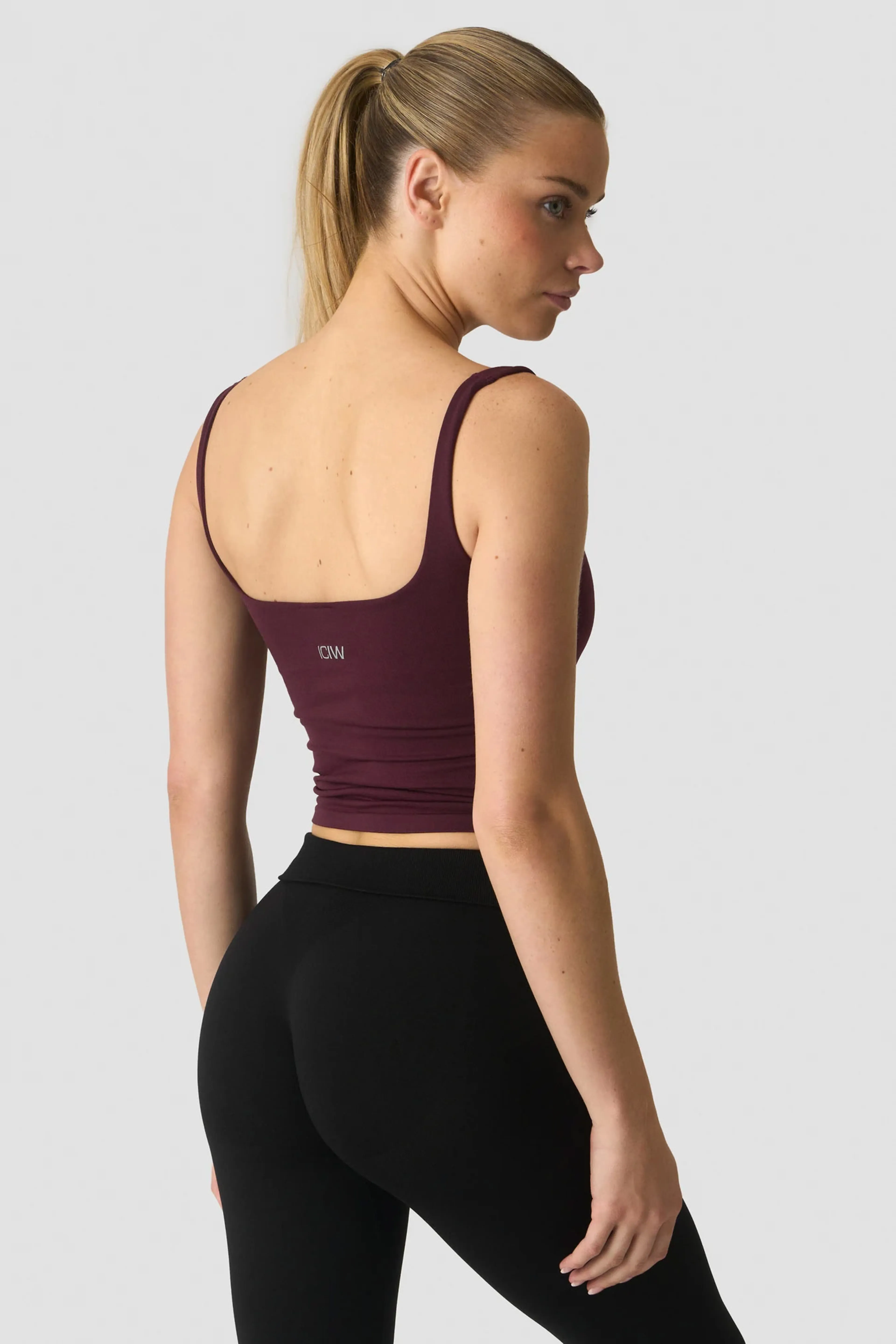 Smooth Seamless 2-in-1 Tank