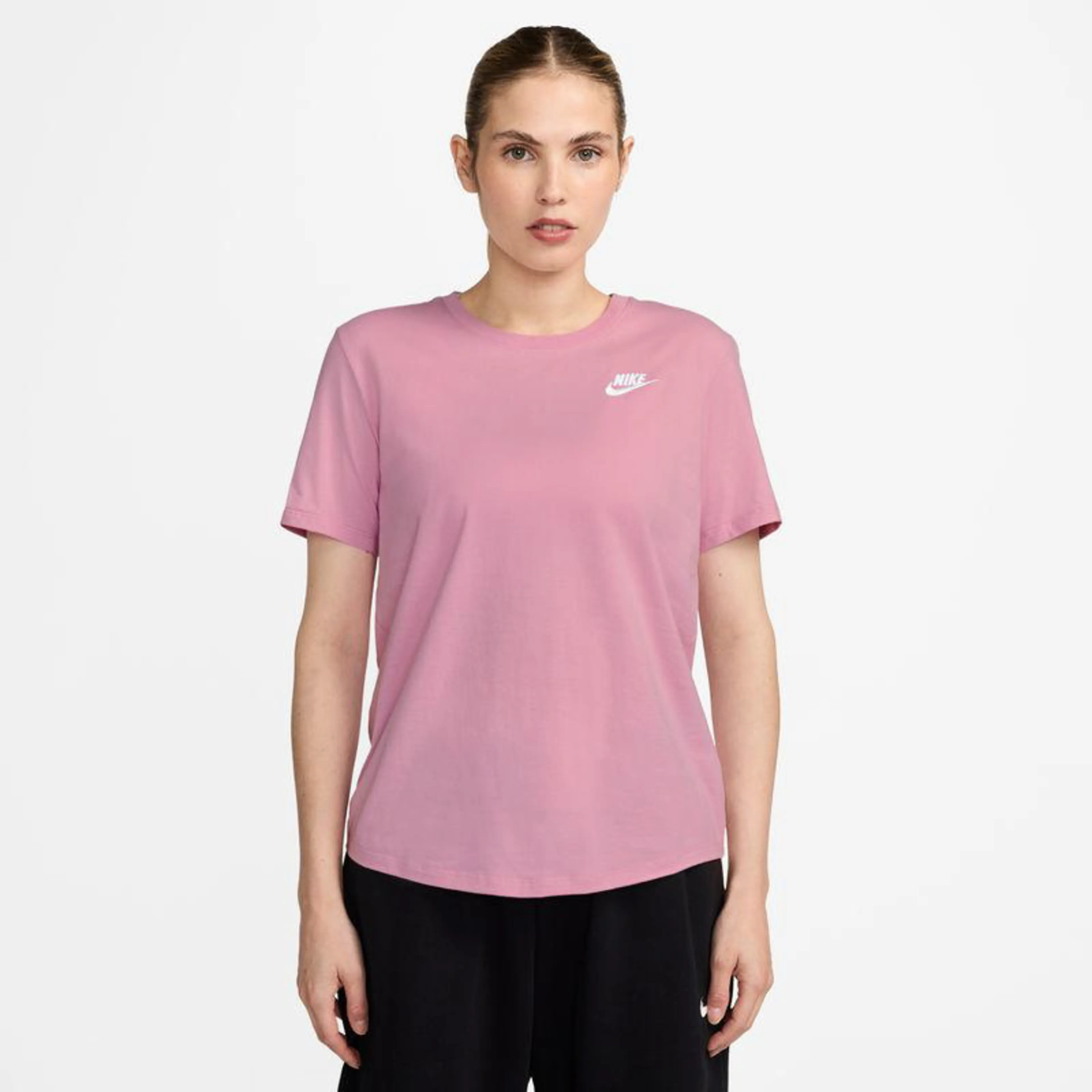 Sportswear Club Essentials t-skjorte dame Sportswear Club Essentials t-skjorte dame