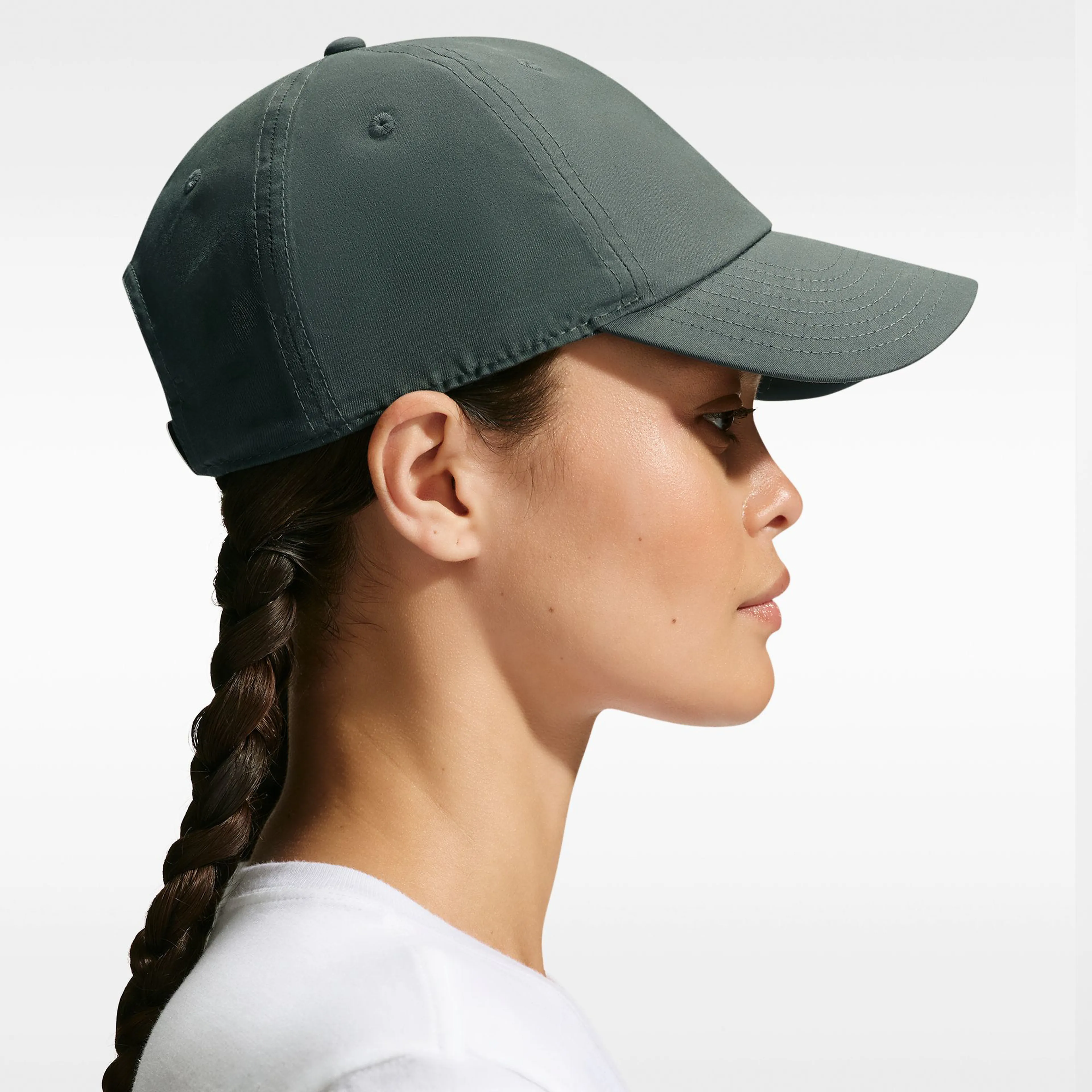  Dri-FIT Club Unstructured Metal Swoosh Cap