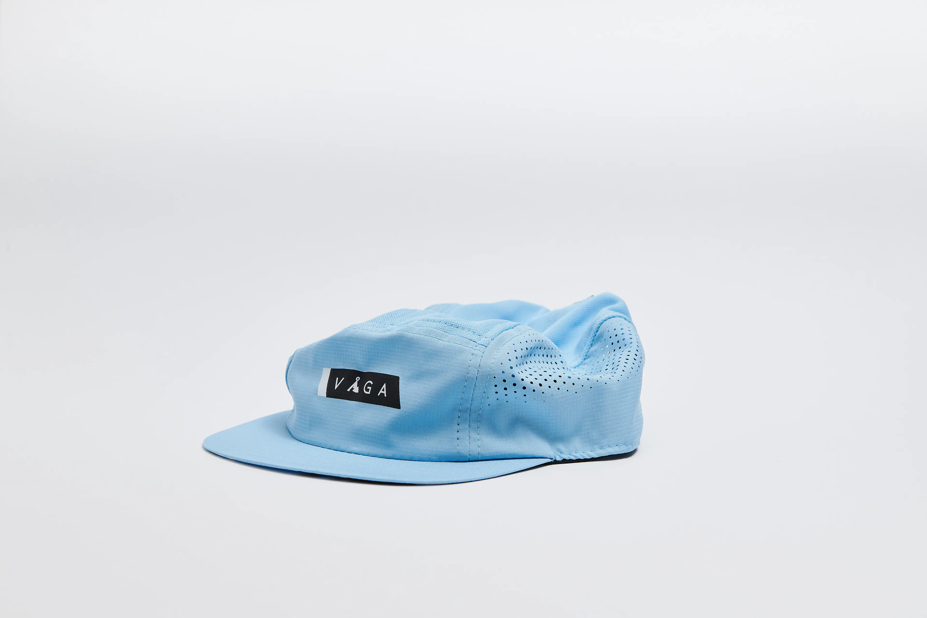FEATHER RACING CAP
