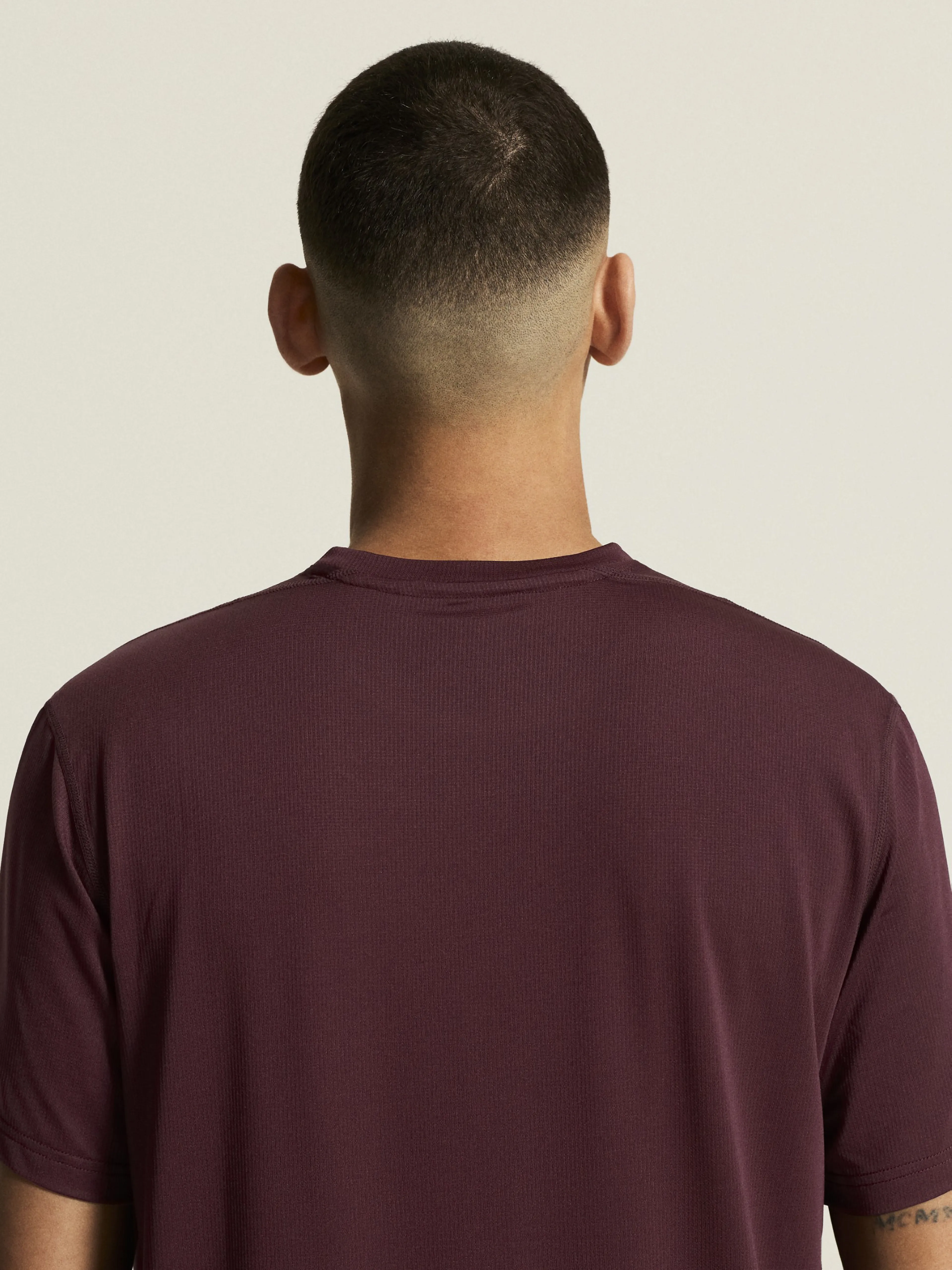 Essence Logo Tee 2 M