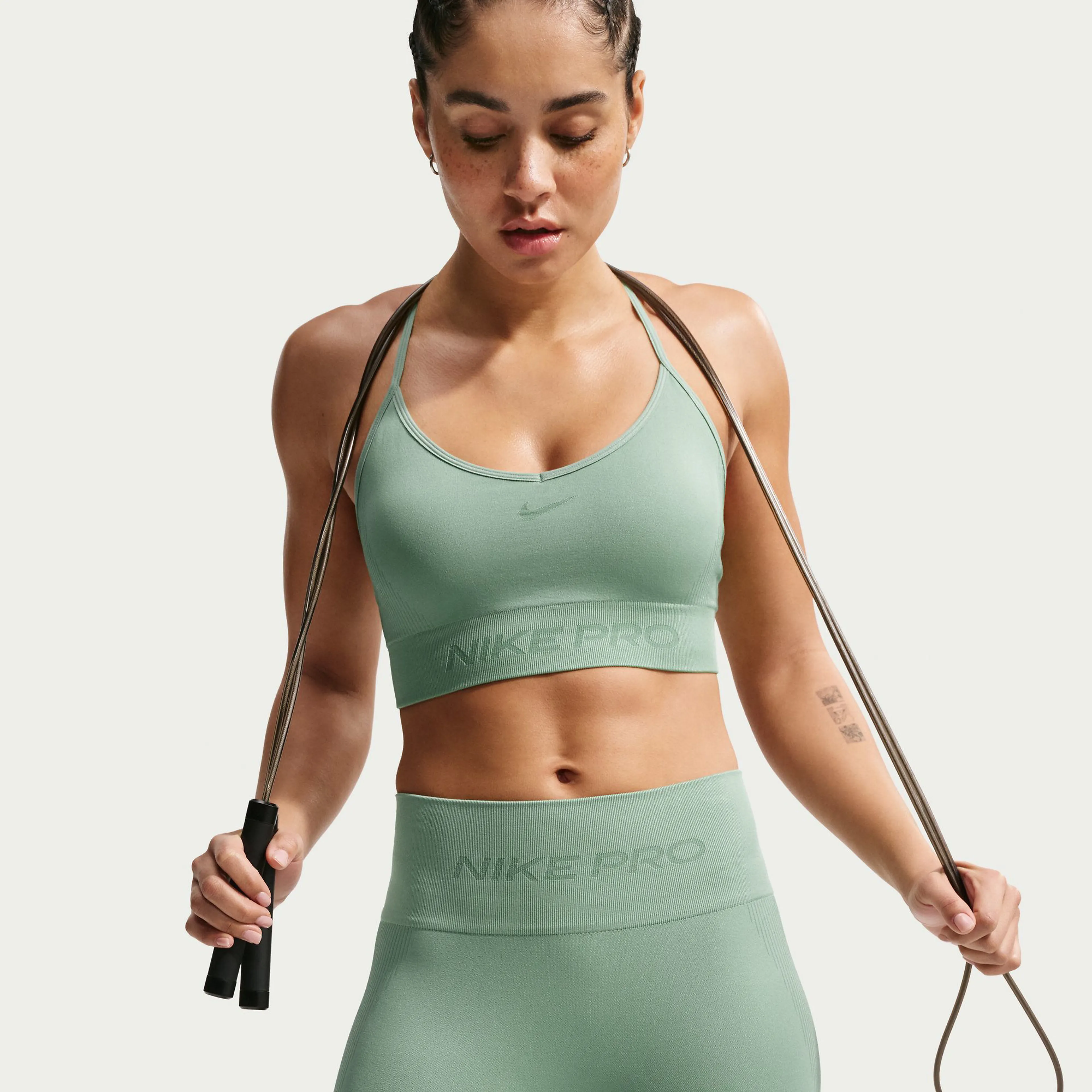 Pro Seamless Women's Light-Support Padded Sports Bra