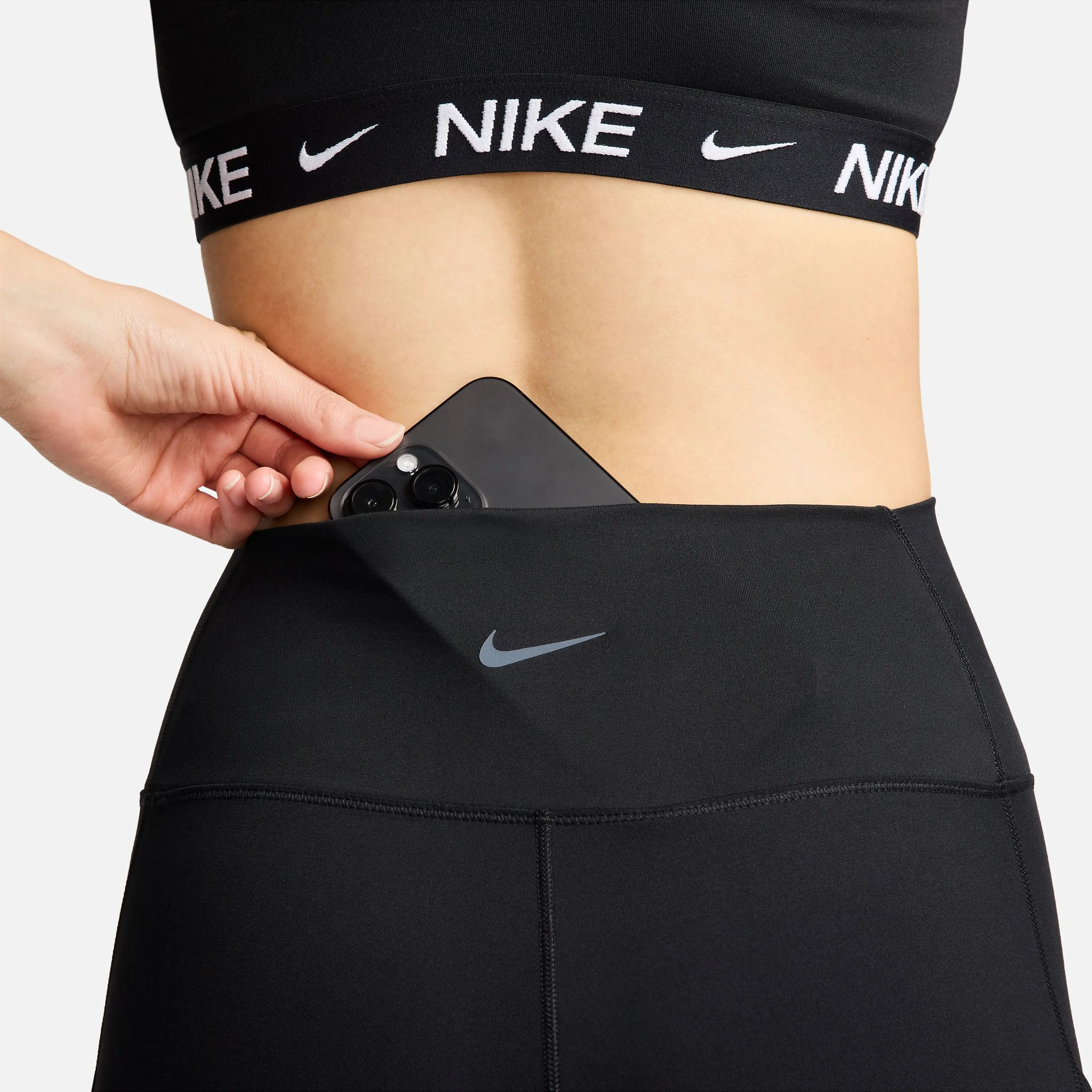 One Women's High-Waisted 7/8 Leggings with Pockets