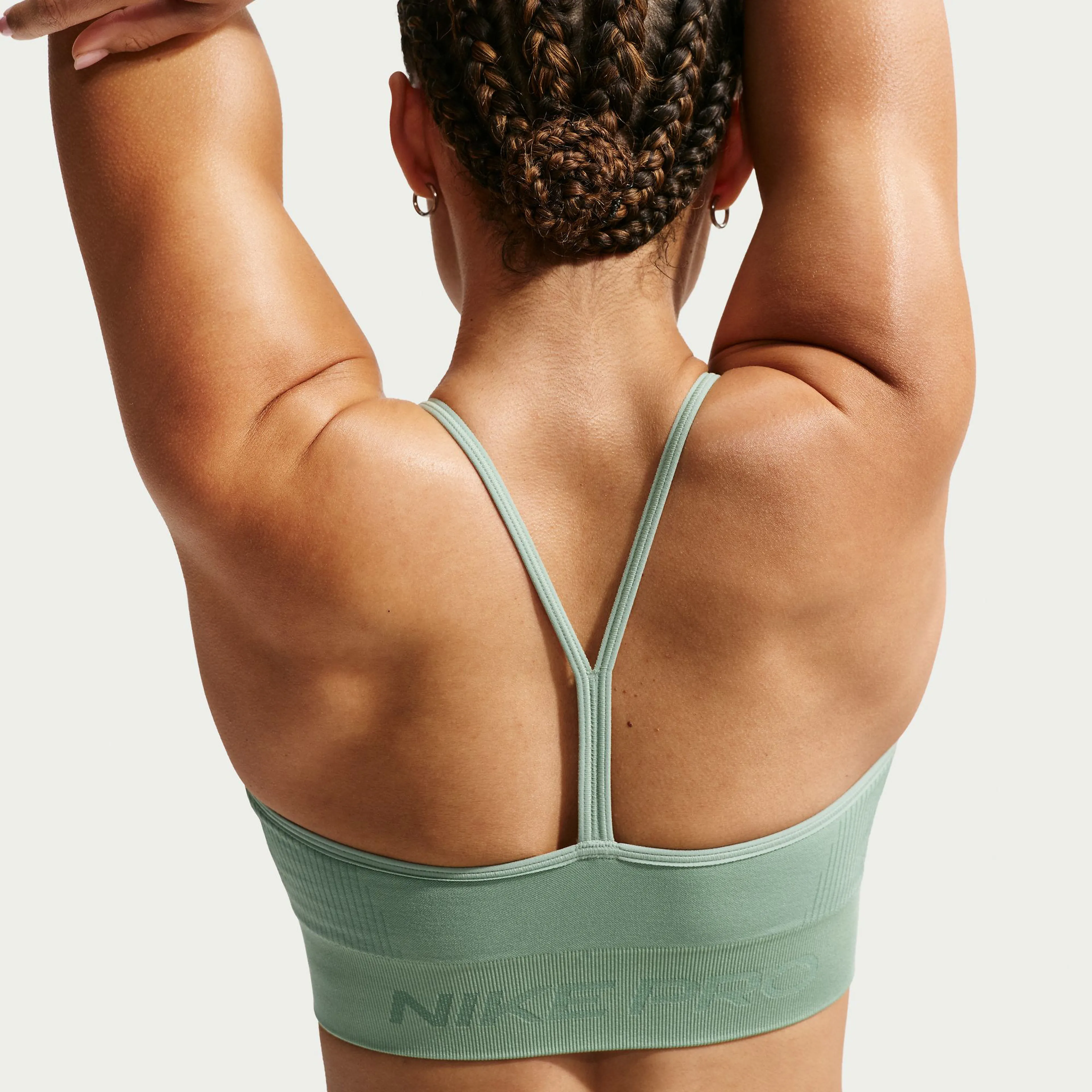 Pro Seamless Women's Light-Support Padded Sports Bra