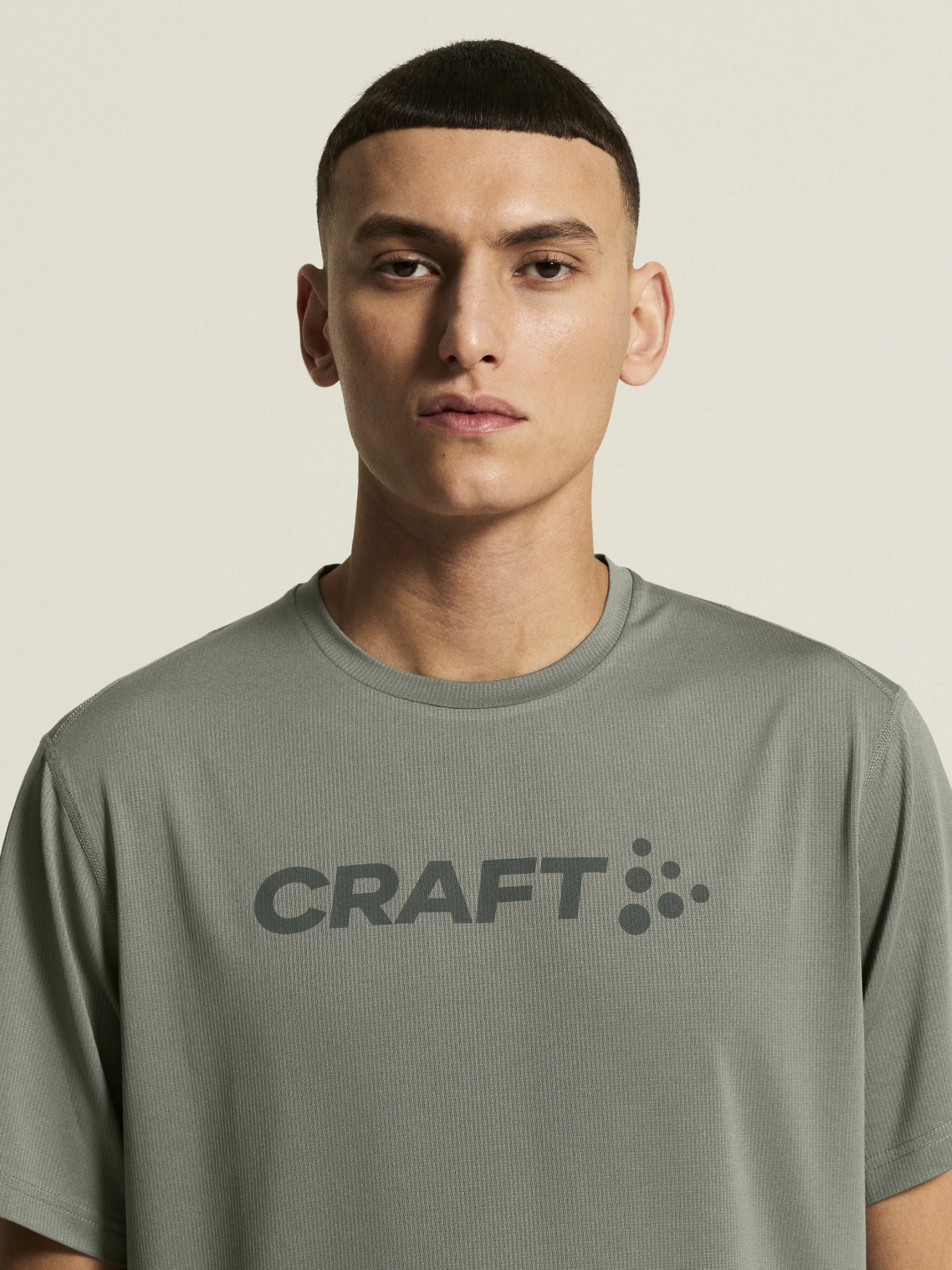 Essence Logo Tee 2 M