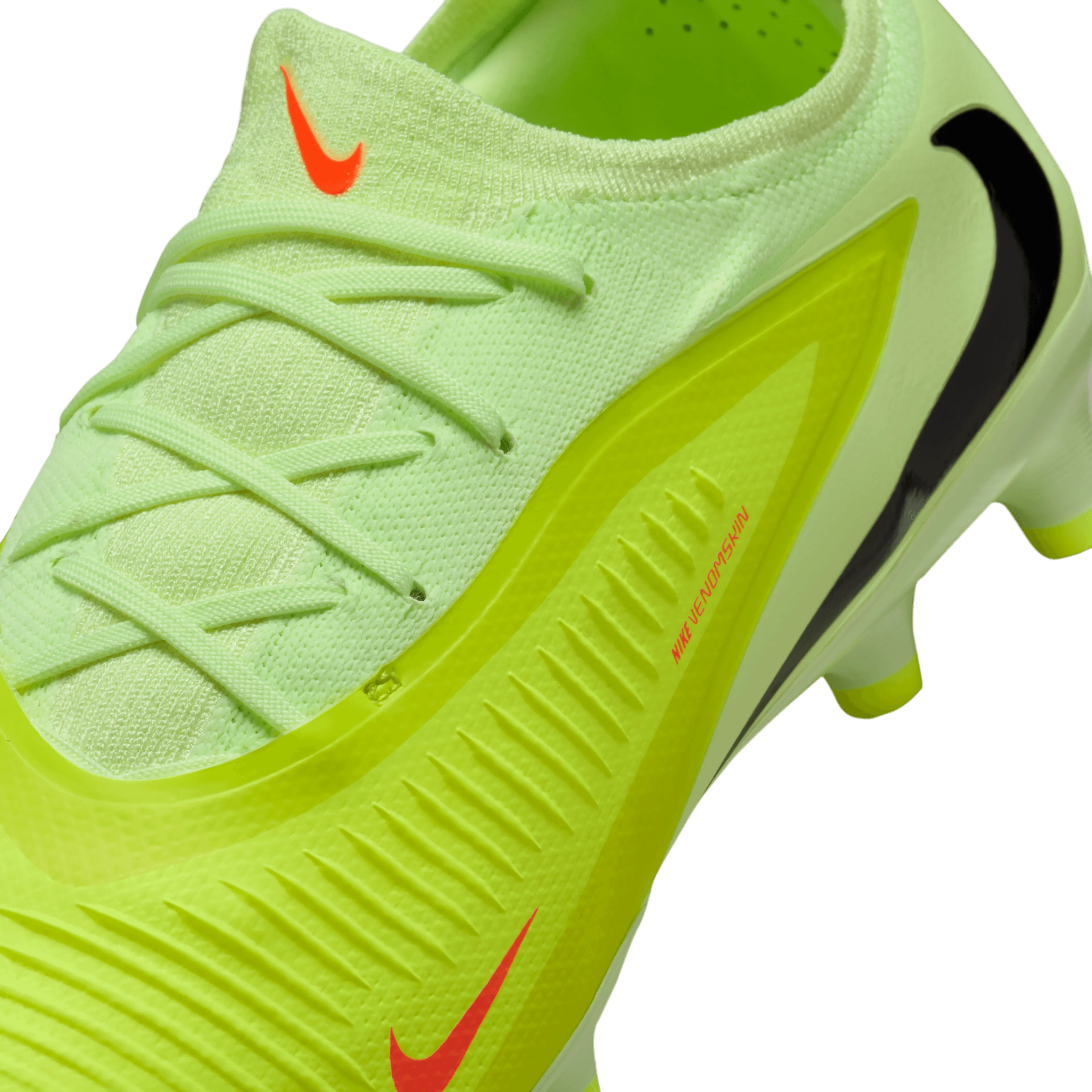 Phantom 6 Low Pro Artificial-Grass Fotballsko Kunstgress