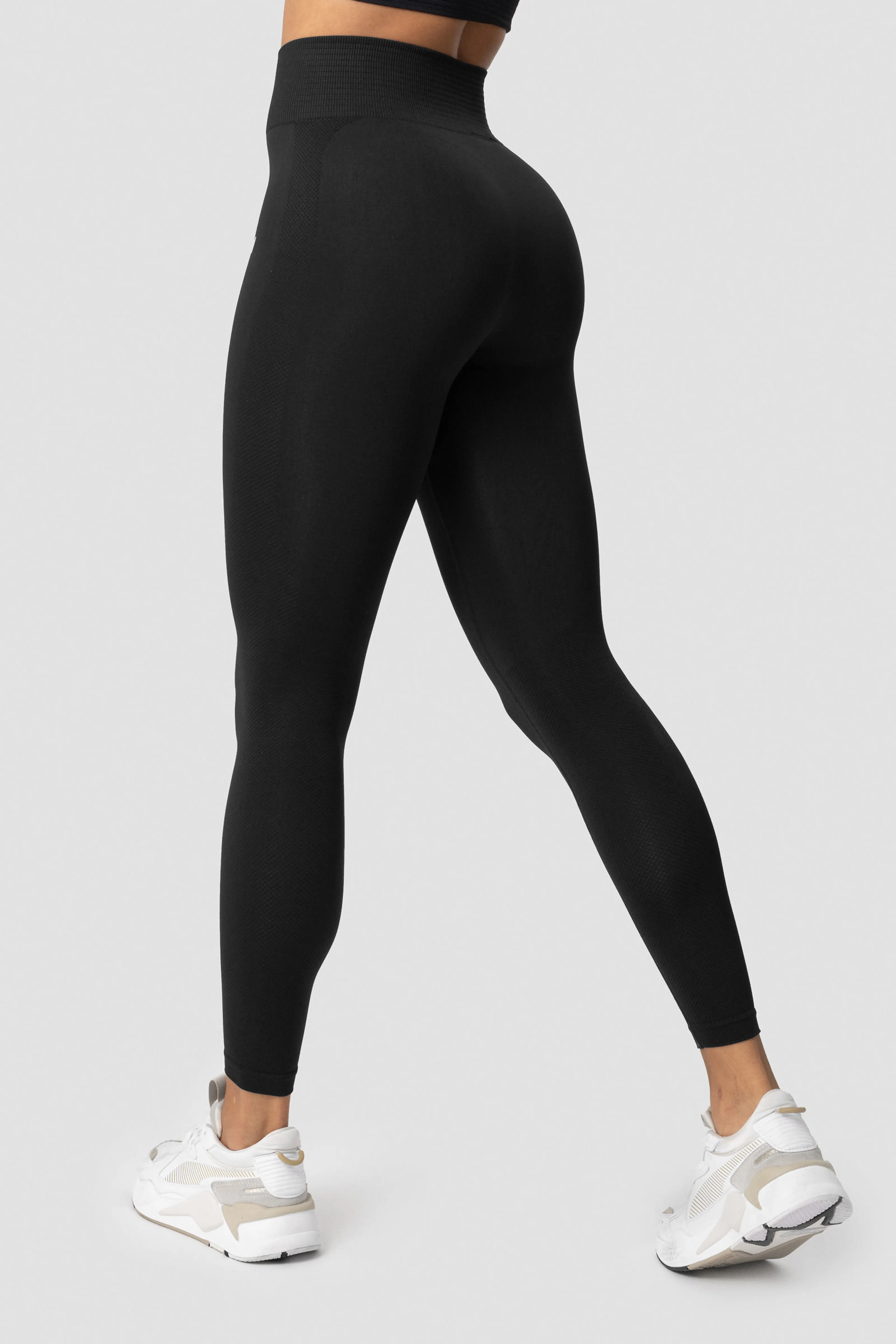 Define Seamless Tights