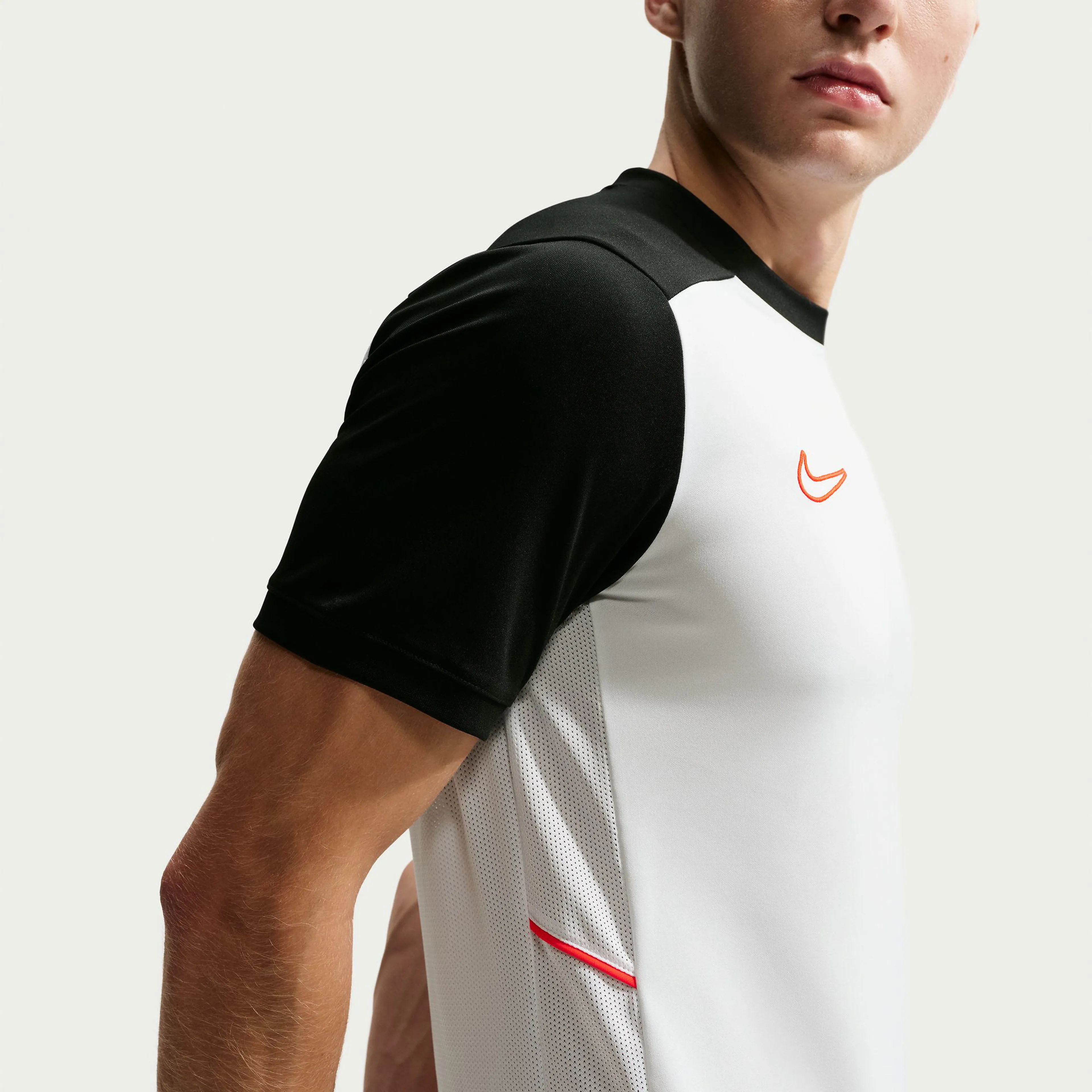 Academy Dri-FIT Short-Sleeve Soccer Top