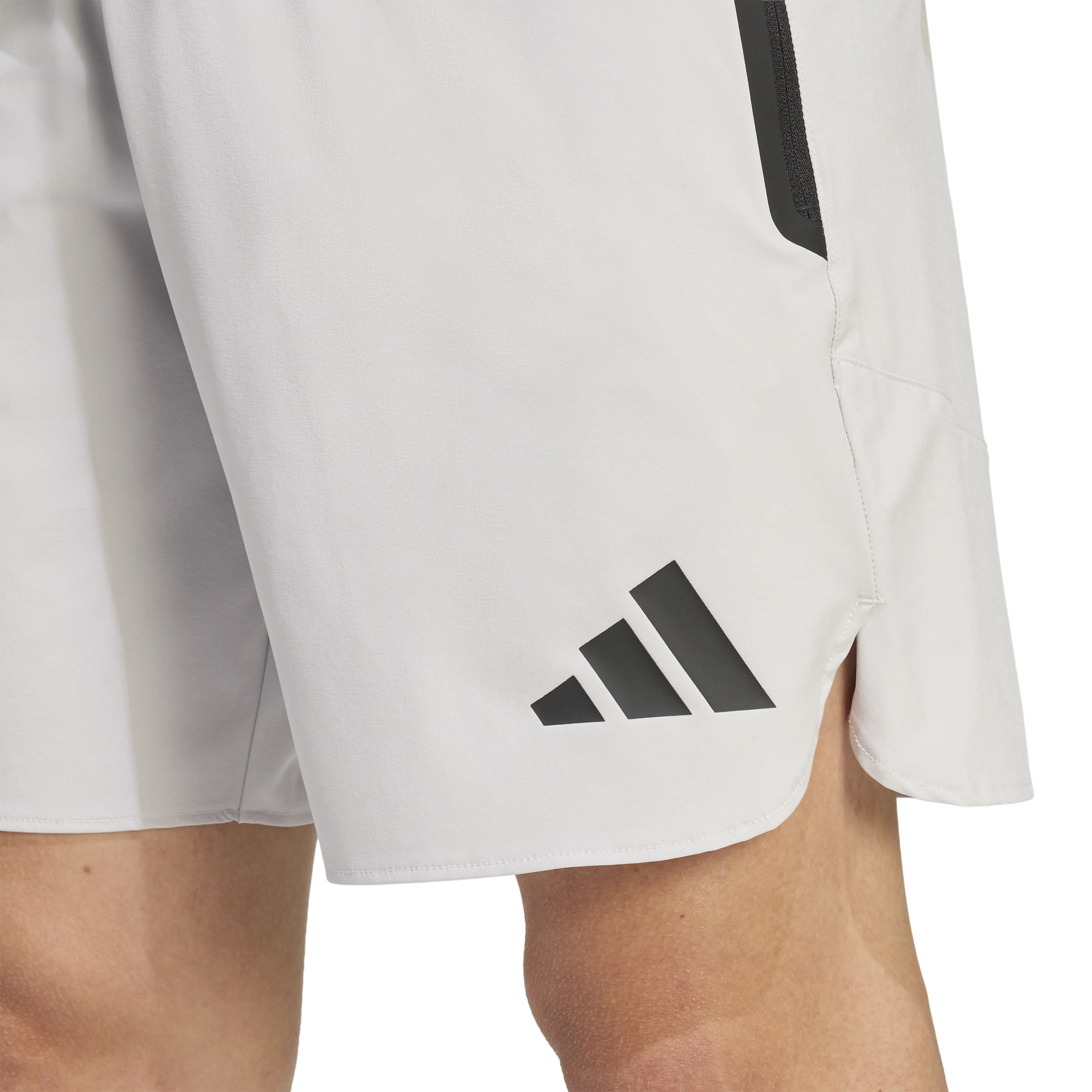 TIRO TRAVEL WOVEN SHORTS