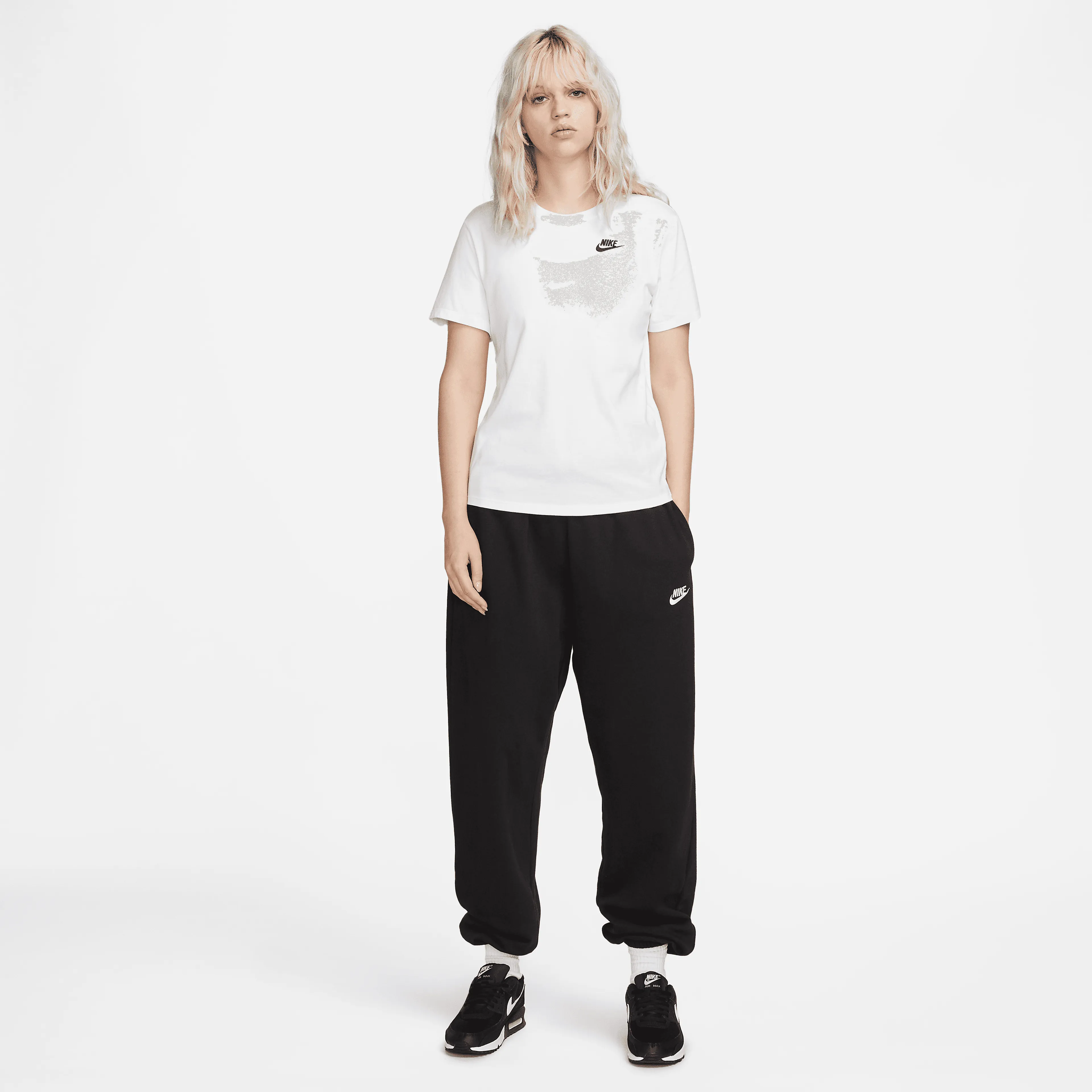 Sportswear Club Essentials t-skjorte dame Sportswear Club Essentials t-skjorte dame