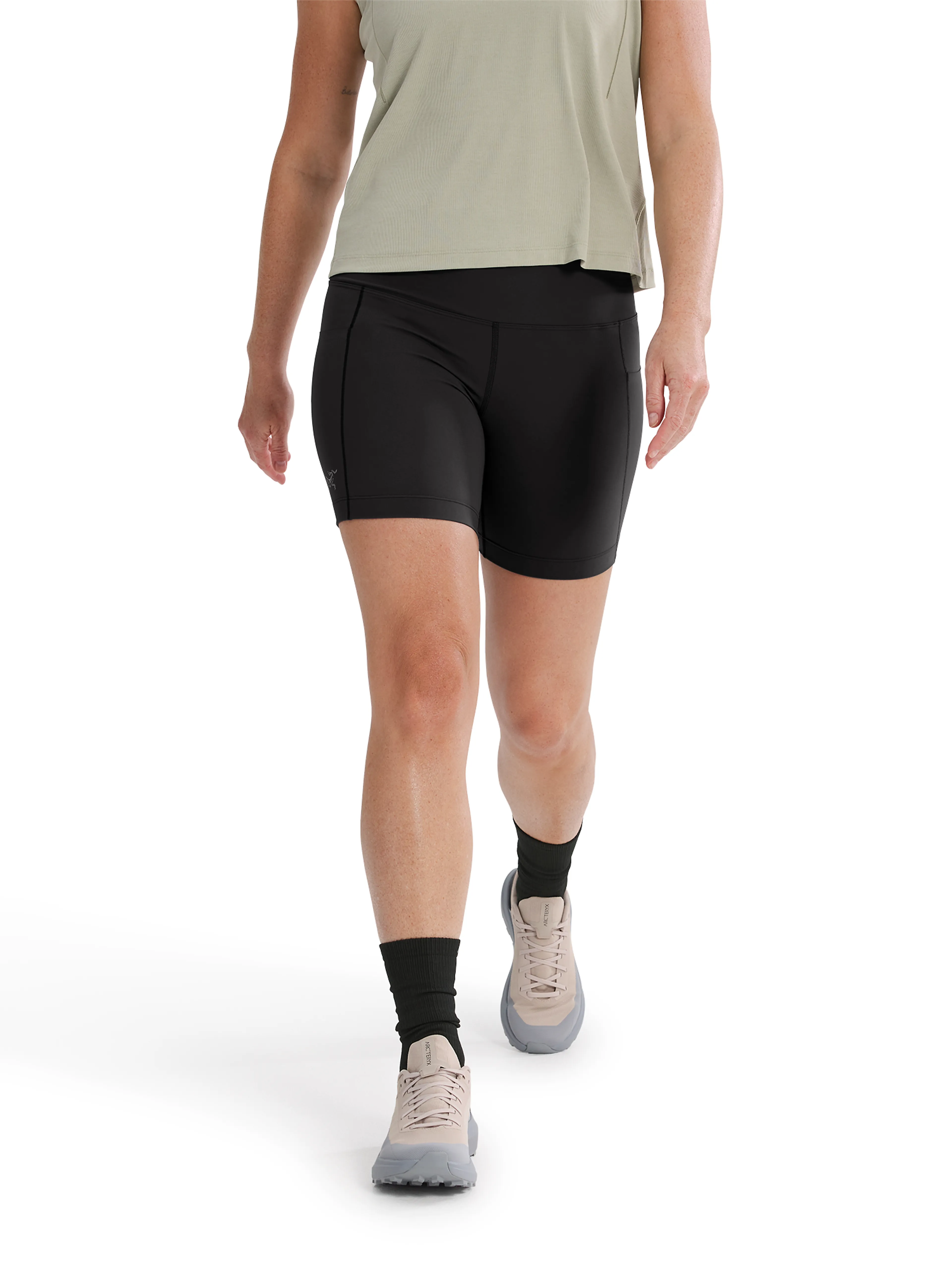 Essent High-Rise Utility Short 6 W