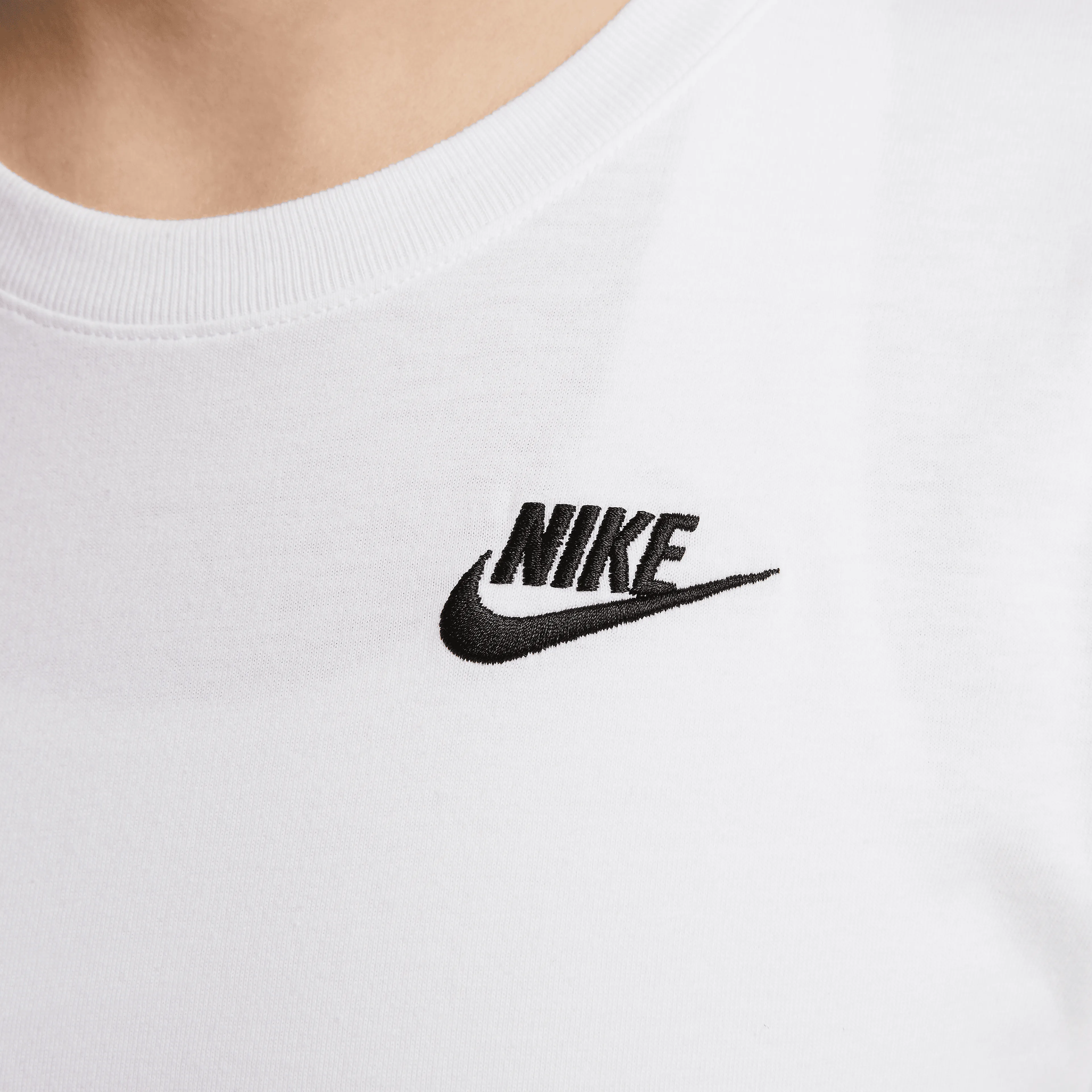 Sportswear Club Essentials t-skjorte dame Sportswear Club Essentials t-skjorte dame