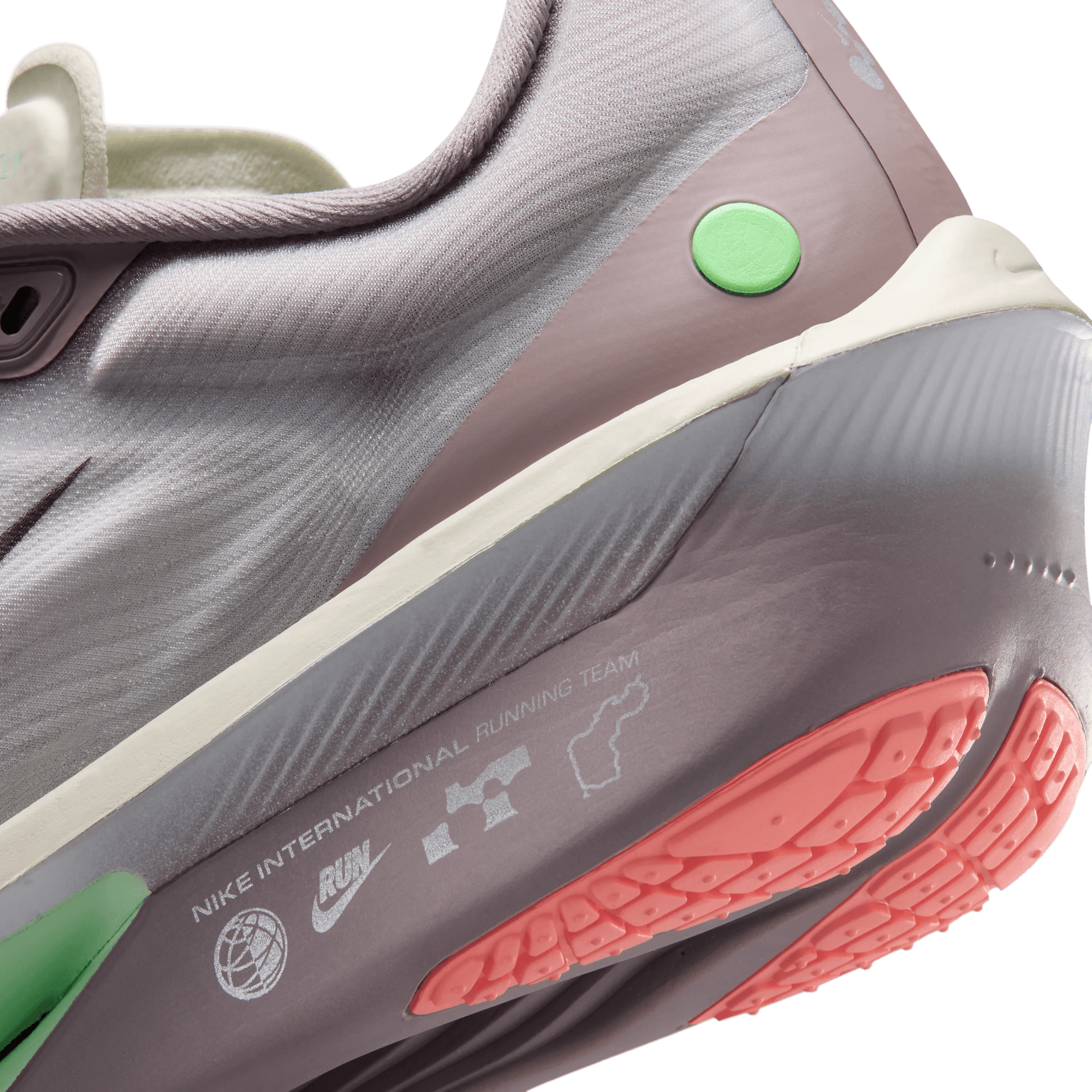 ZOOM FLY 6