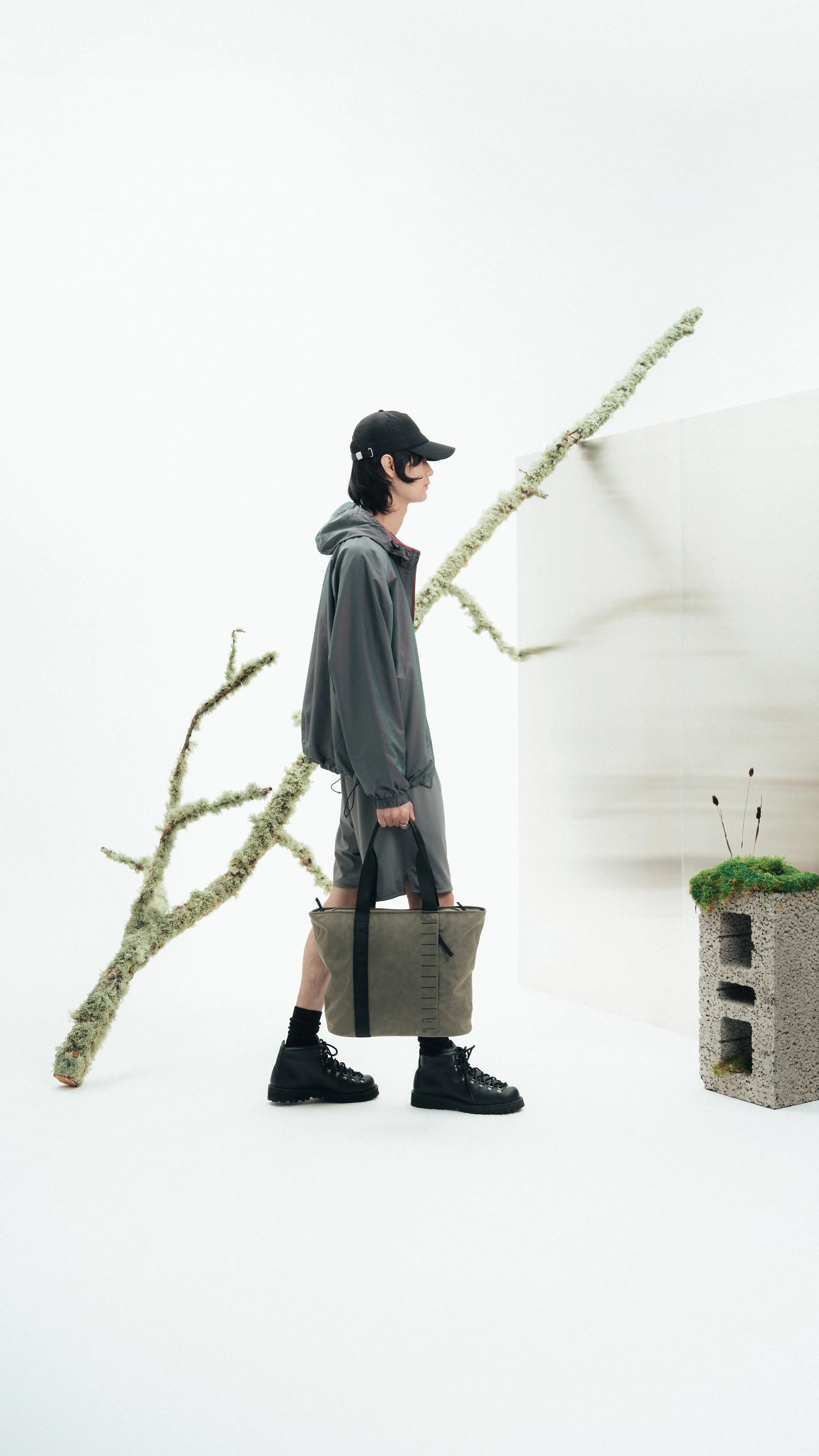 Essential Tote 16L