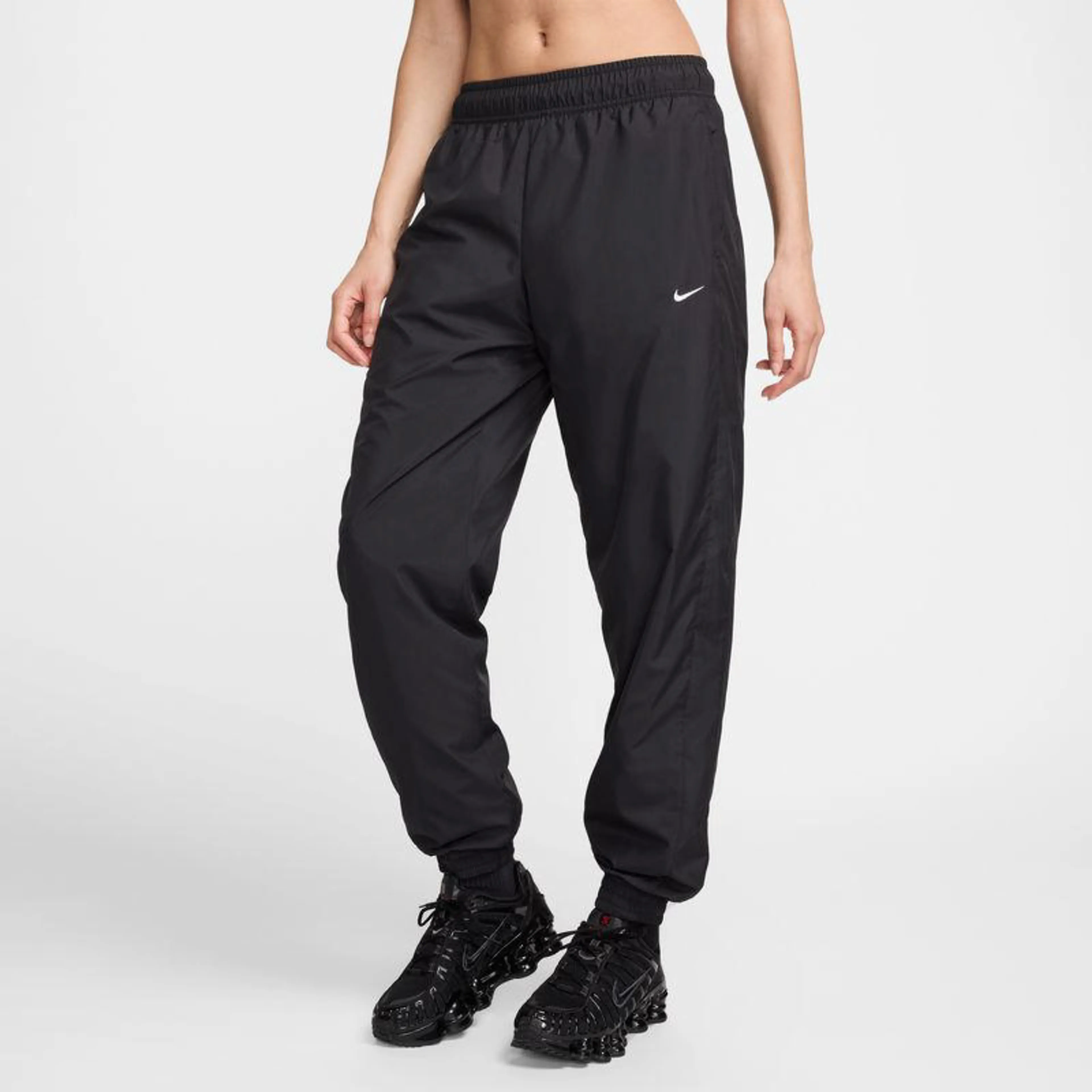 Sportswear Classic Wovens Women's UV Protection Mid-Rise Loose Joggers