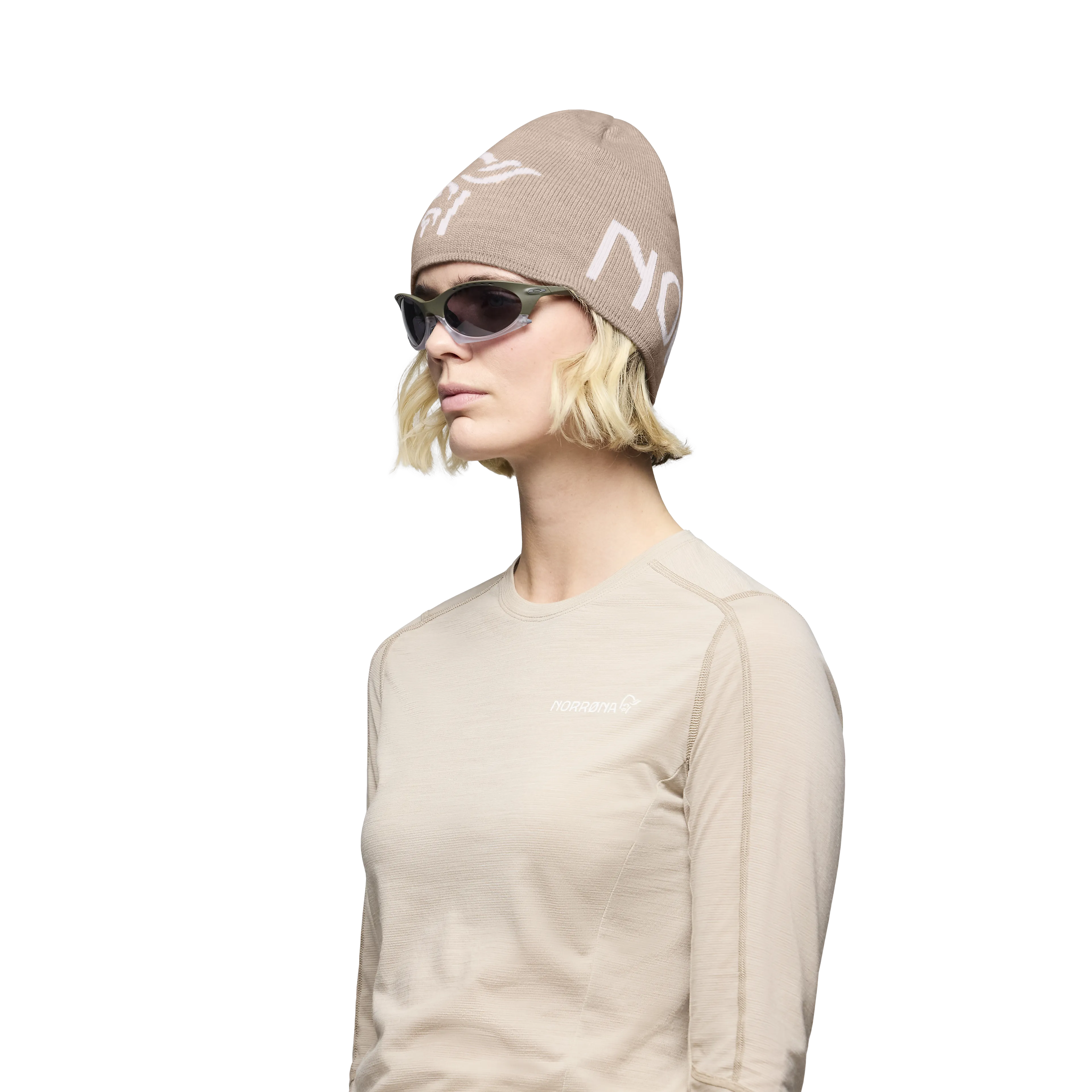 /29 mid merinoUll logo Beanie