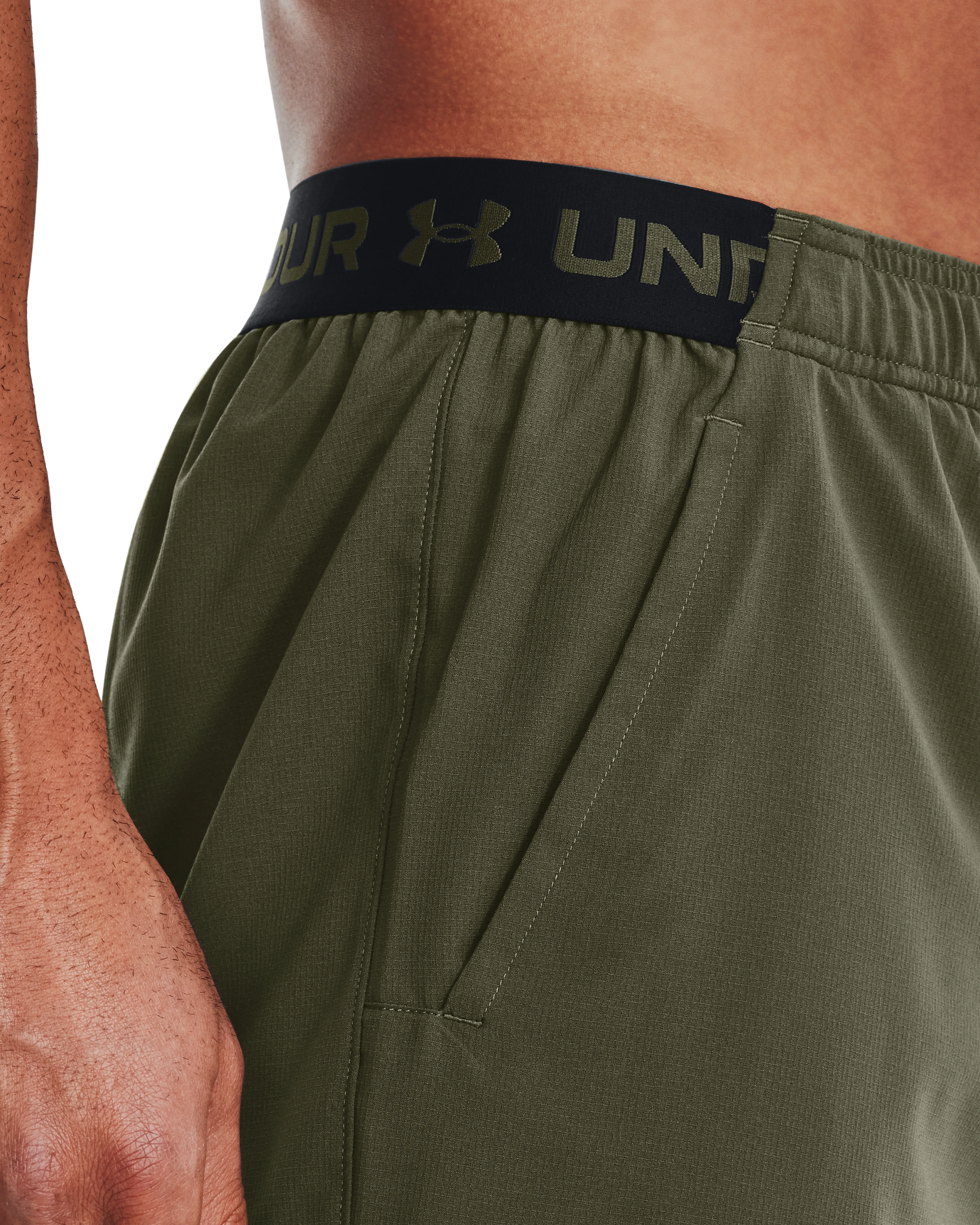 UA Vanish Woven 6in Shorts